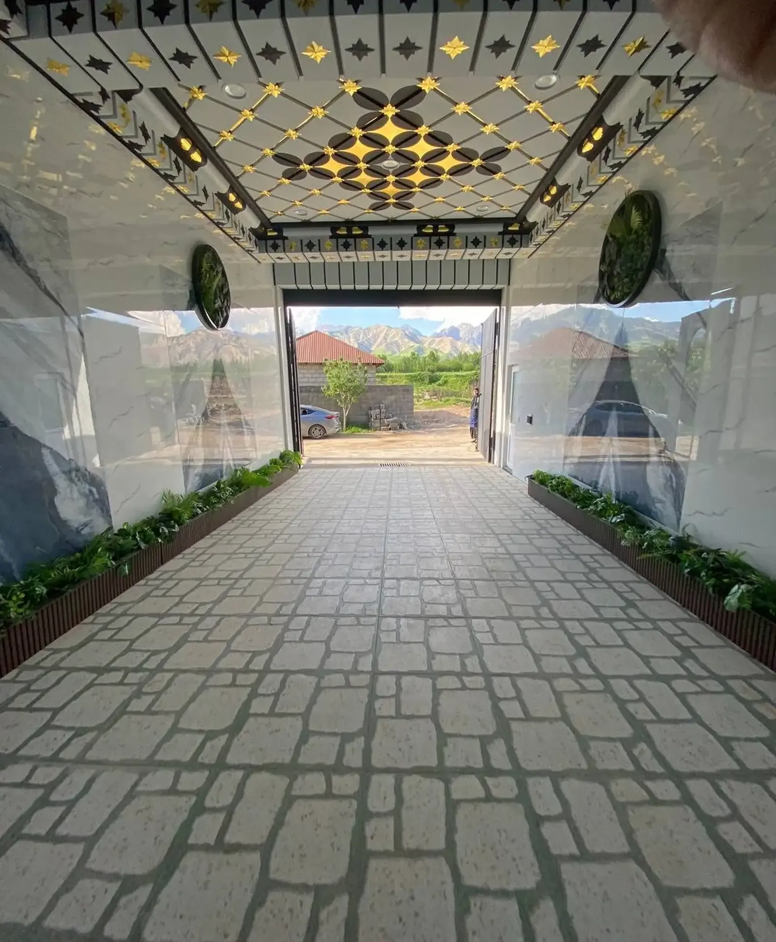 2 этажн. 14-комн. дом, 15 соток, Ромит