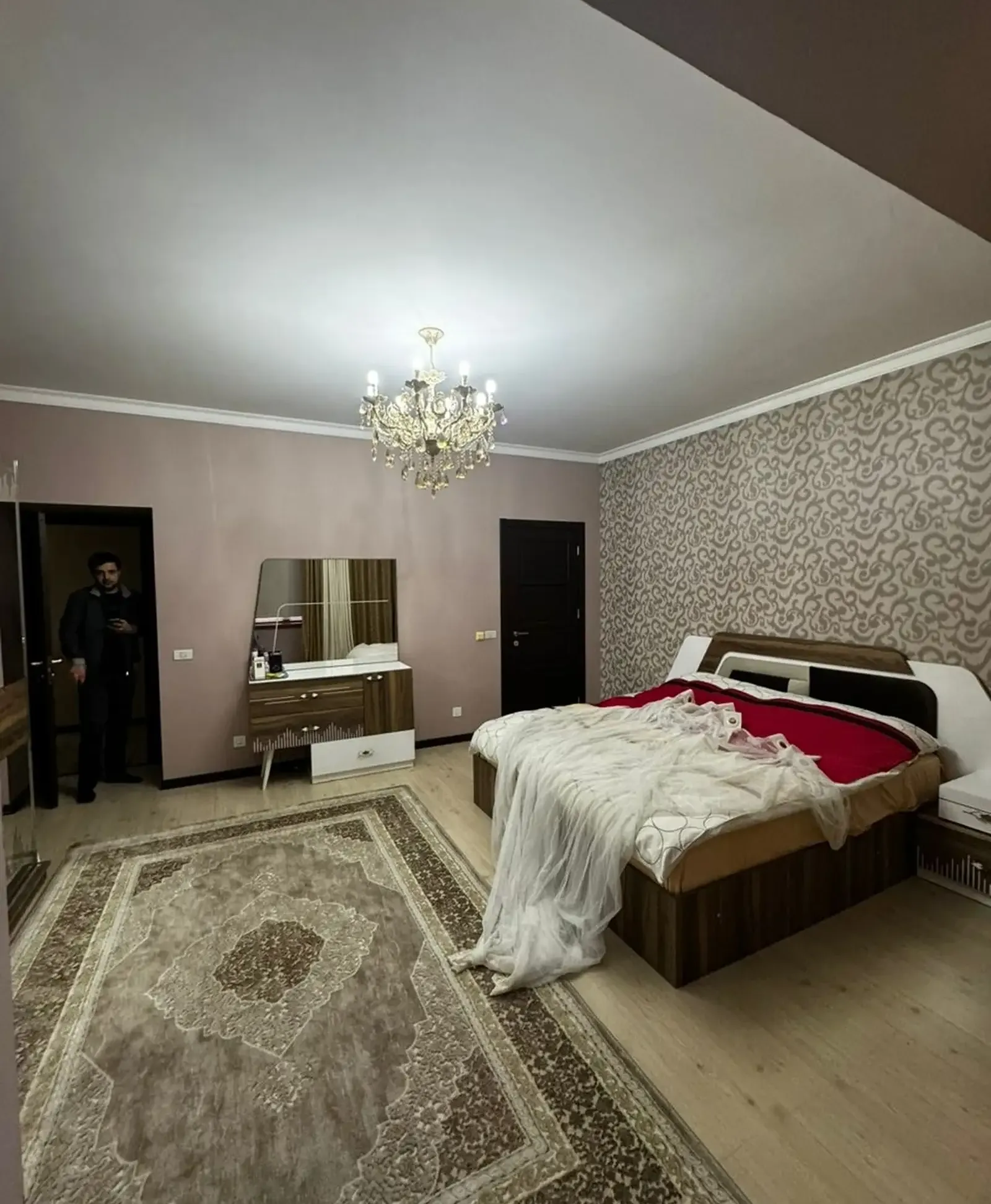 3-комн. квартира, 3 этаж, 102м², Рестарании Шаҳри сабз