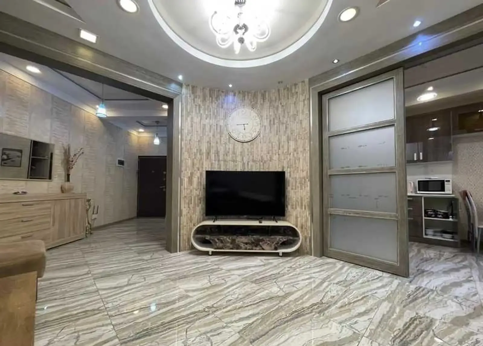2-комн. квартира, 3 этаж, 70м², Бӯстон Сити