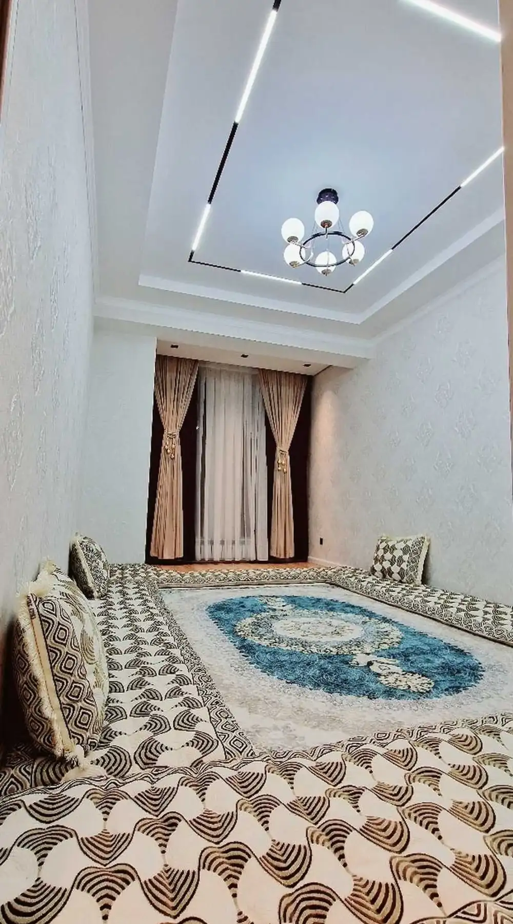 3-комн. квартира, 8 этаж, 110м², 33 мкр, назди Управление ГАИ, бари Лицей Умари Хайём
