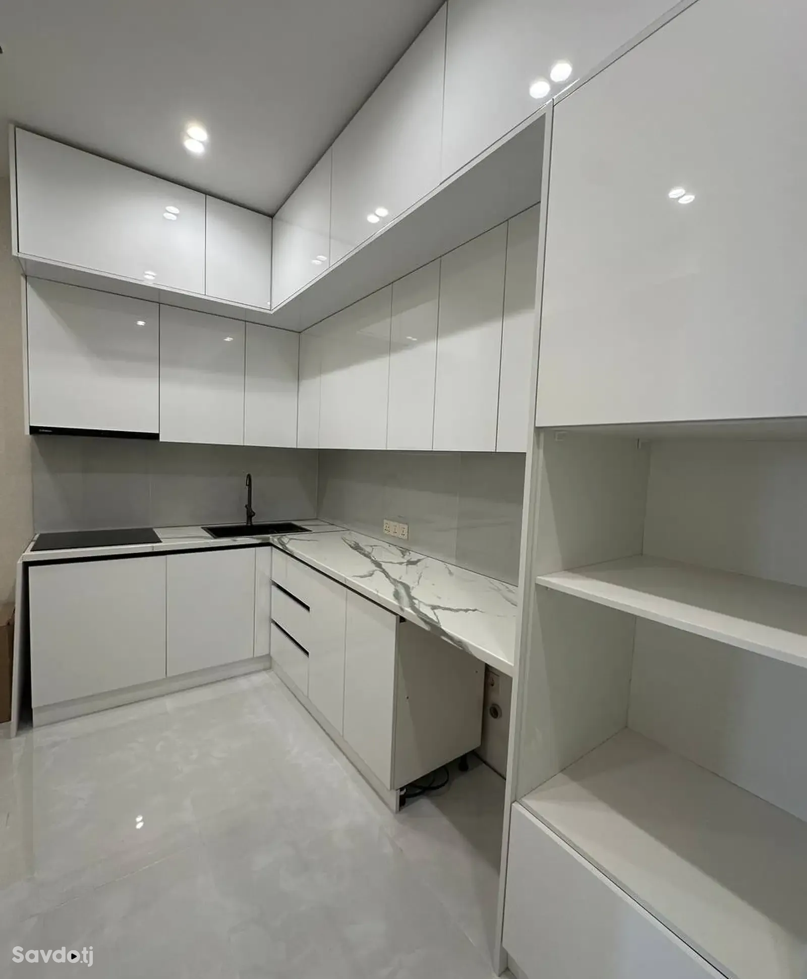 3-комн. квартира, 8 этаж, 84 м², Шохмансур Ул Айни на против Пайкар