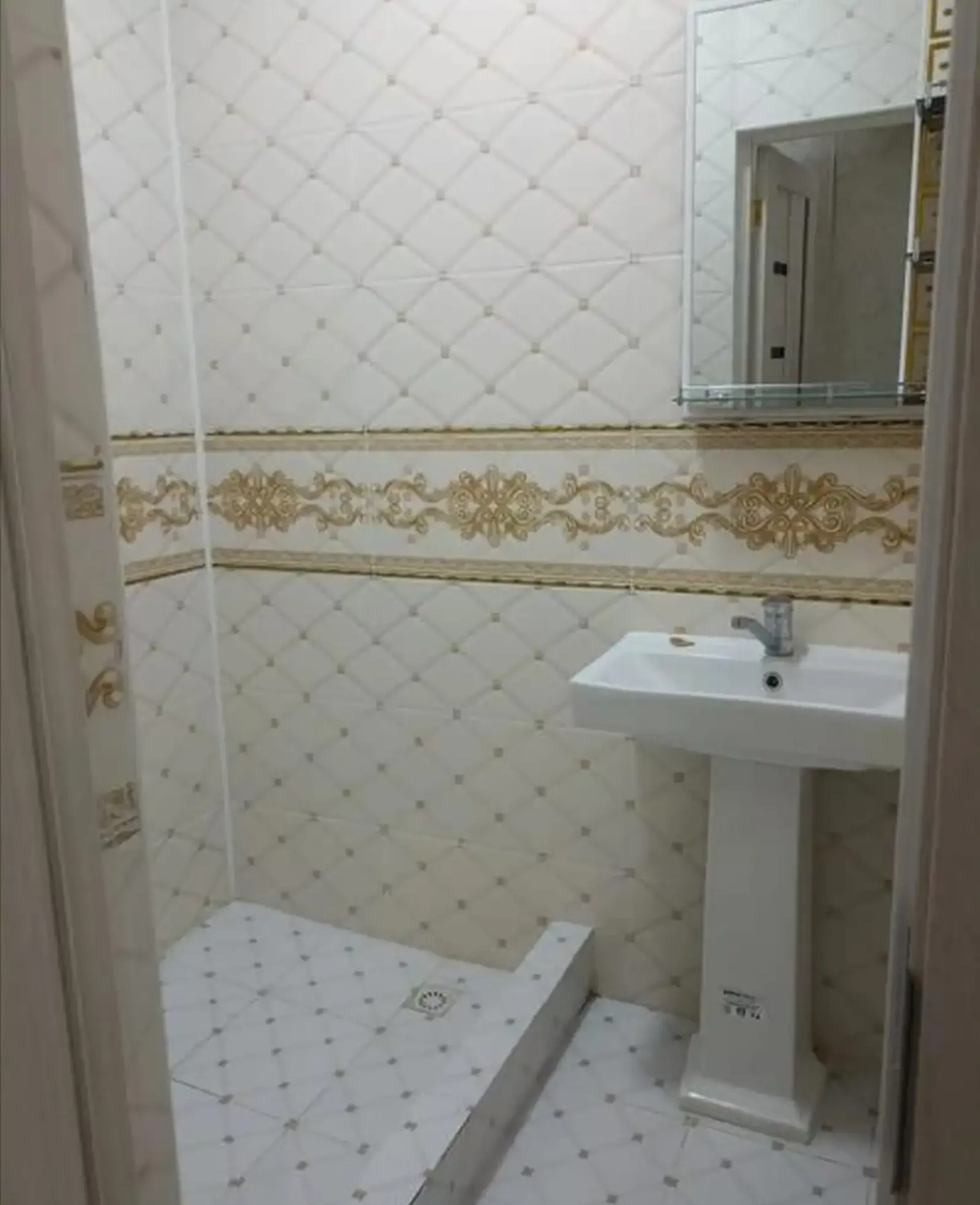 3-к квартира, 3 этаж, 81 м², Шохмансур