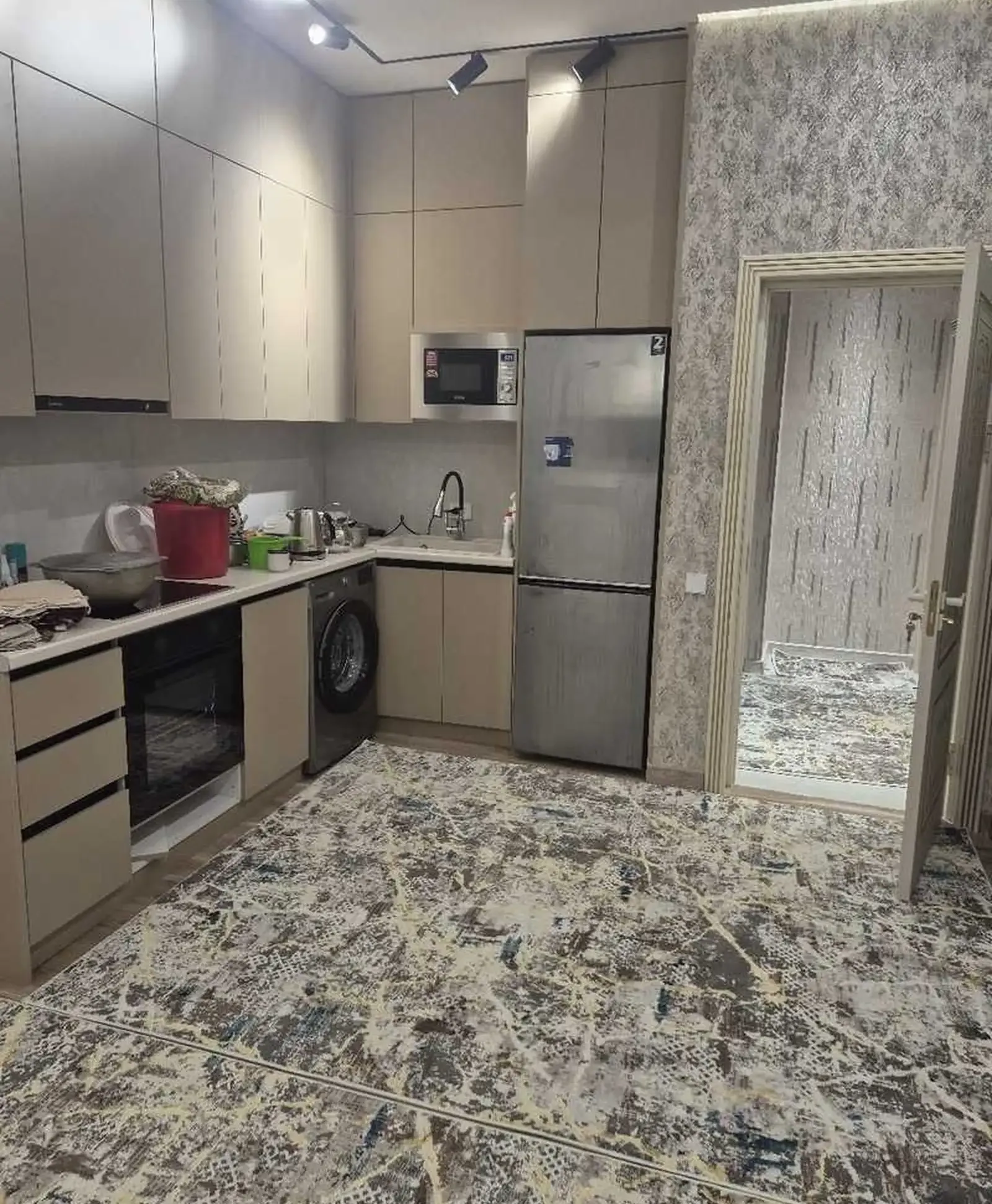 2-комн. квартира, 10 этаж, 65м², Профсоюз