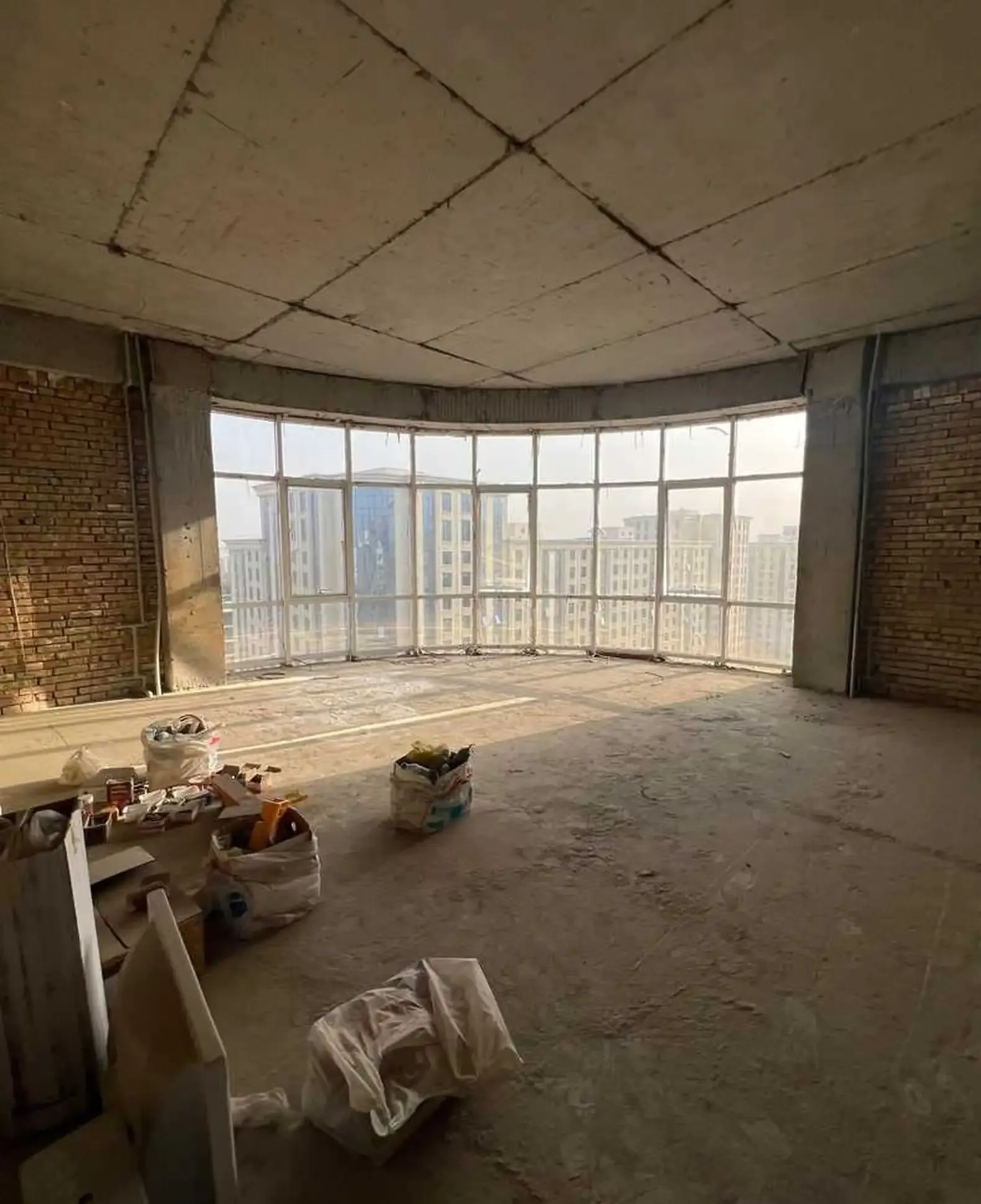 4-комн. квартира, 17 этаж, 545 м², ул. Айни, рядом с магазином Зайнаб Мол