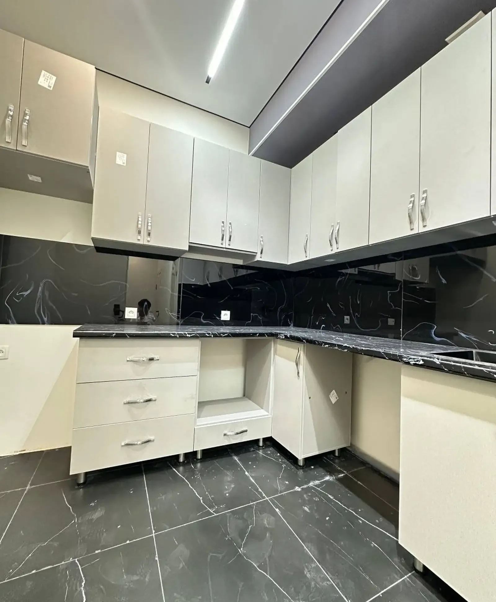 2-комн. квартира, 6 этаж, 68 м², Сино 102мкр