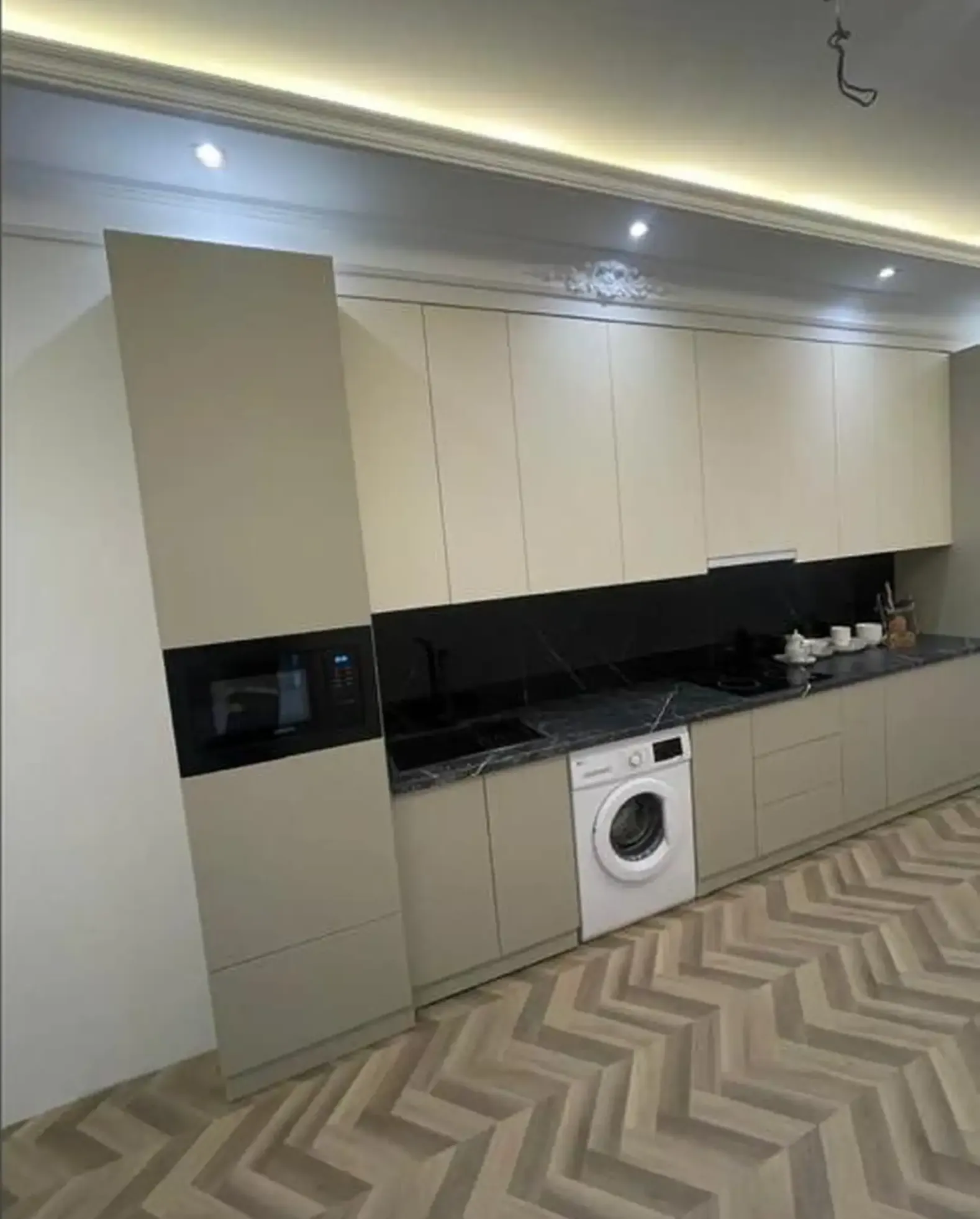 2-комн. квартира, 12 этаж, 97м², Шохмансур