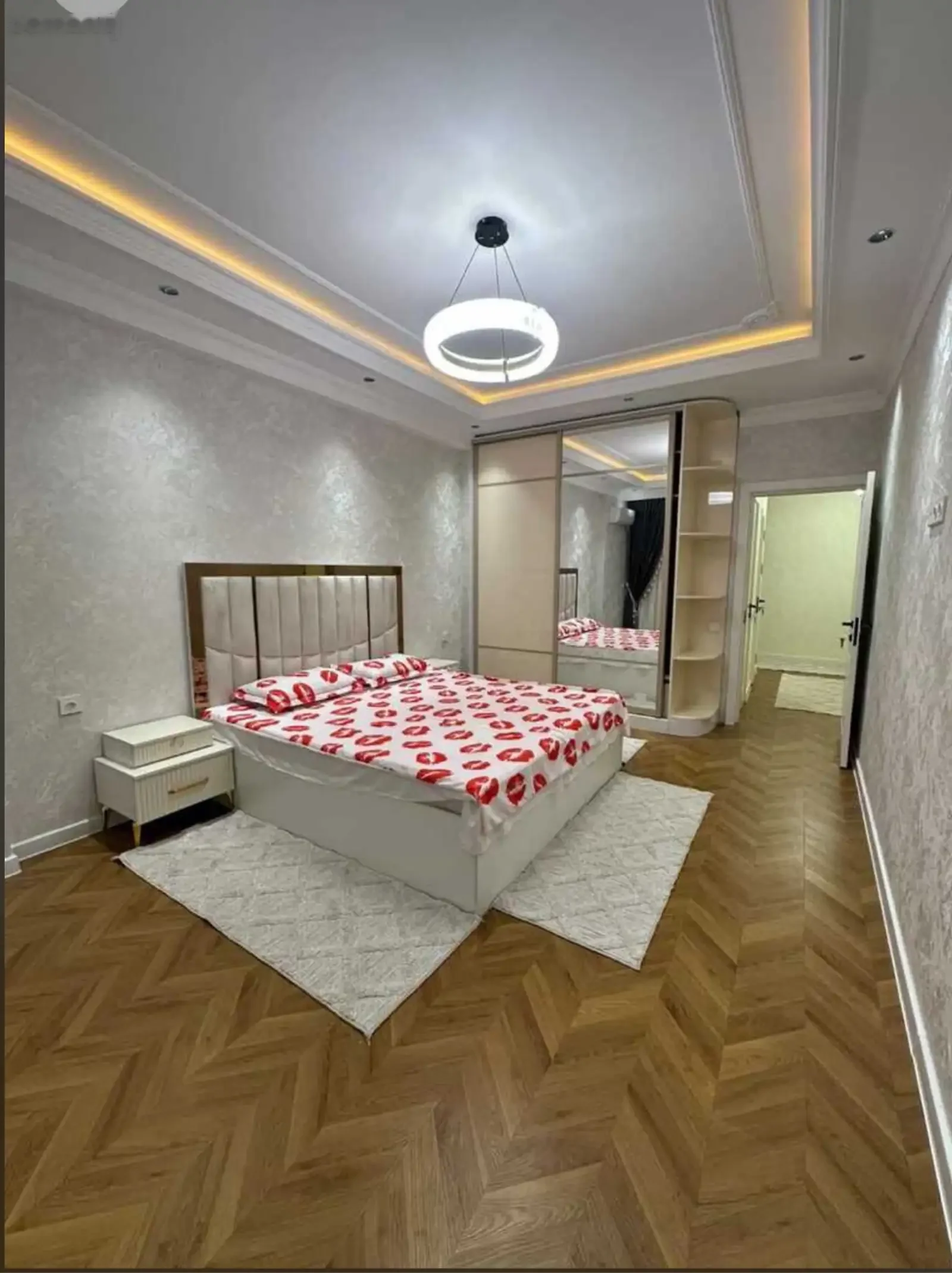 3-к квартира, 5 этаж, 66 м², Старый аэропорт
