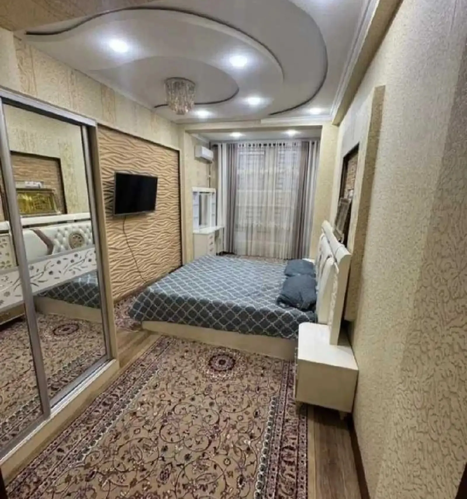 2-комн. квартира, 10 этаж, 60м², голубой экран