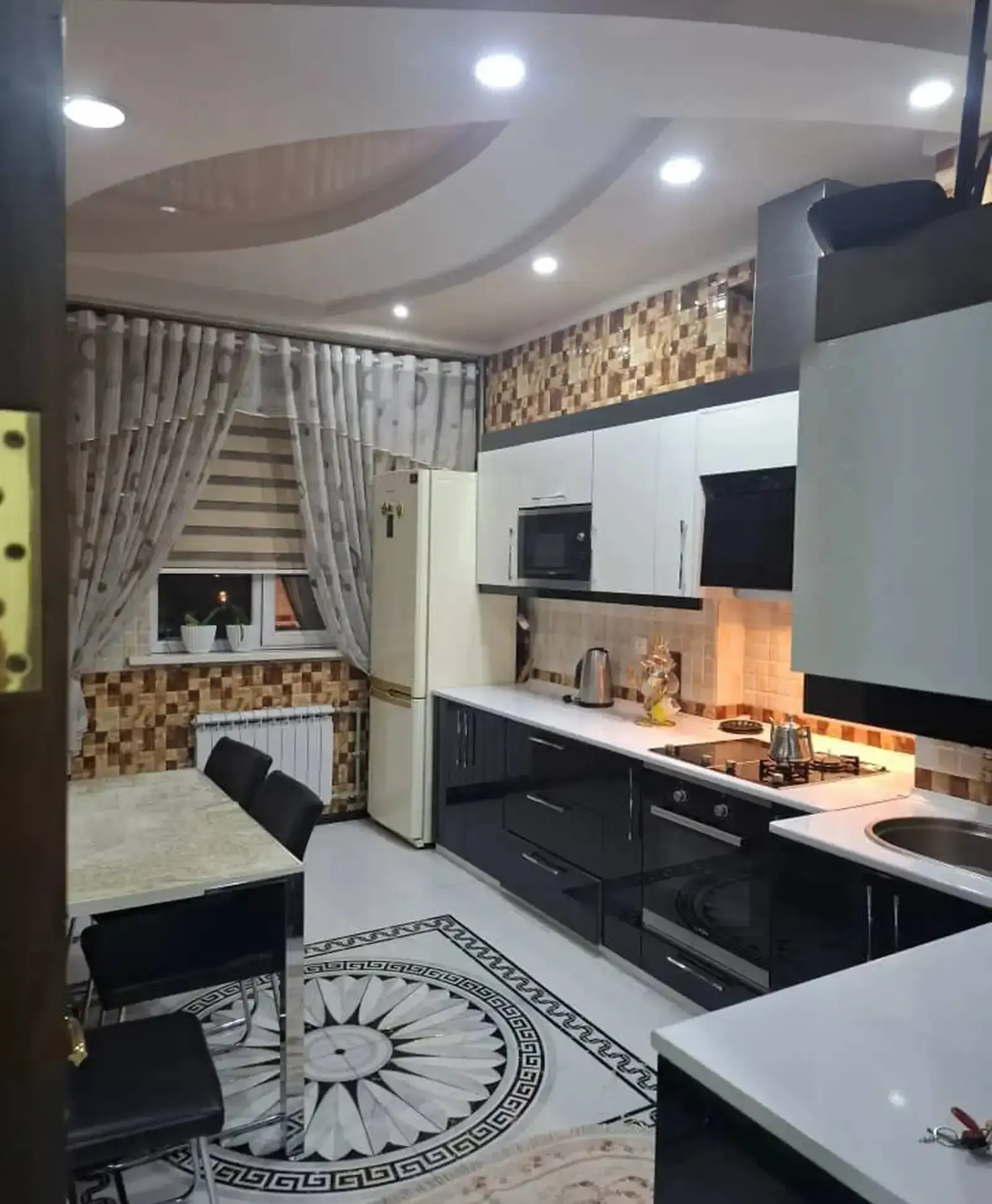3-комн. квартира, 6 этаж, 110м², Кохи борбад Доми Ёвар