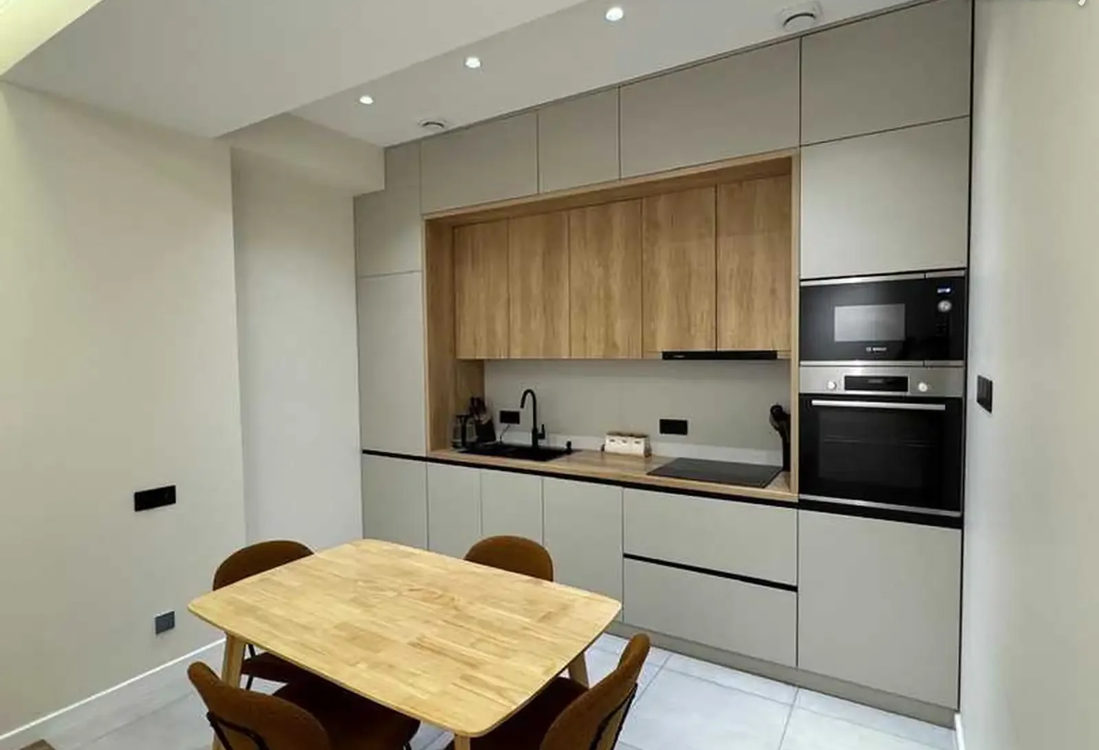 3-комн. квартира, 13 этаж, 108м², Шохмансур Овир