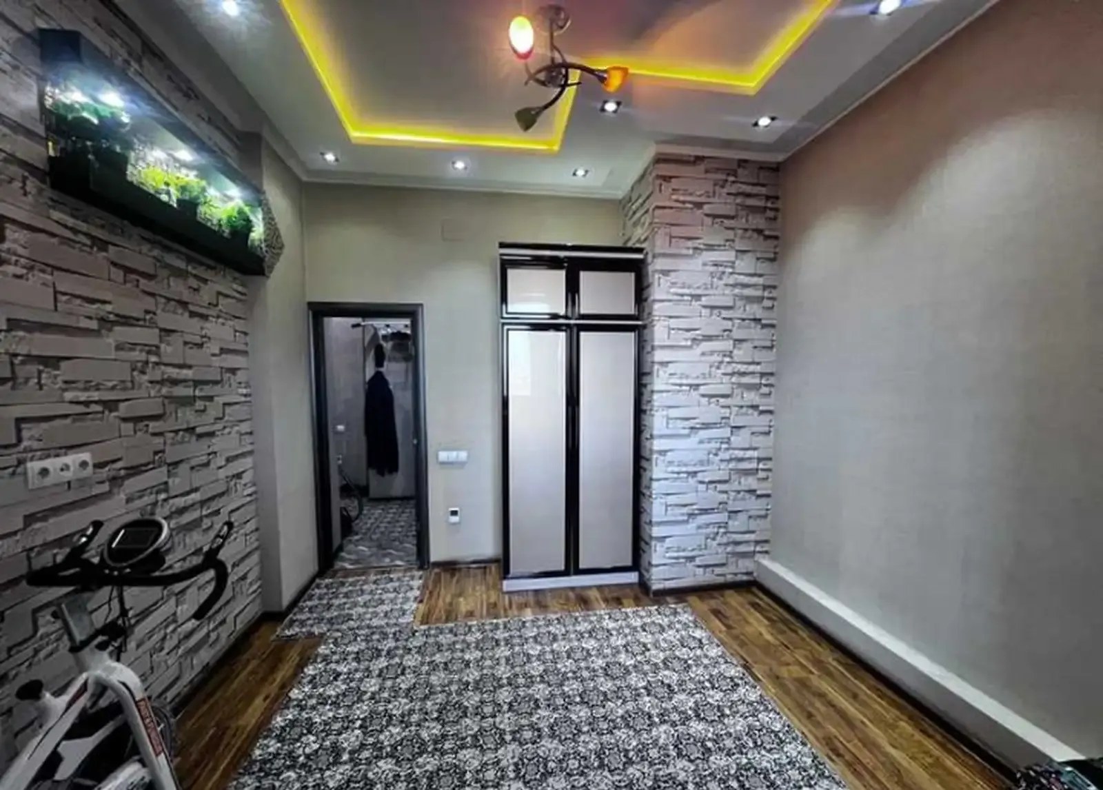 3-комн. квартира, 4 этаж, 8м², зарафшон