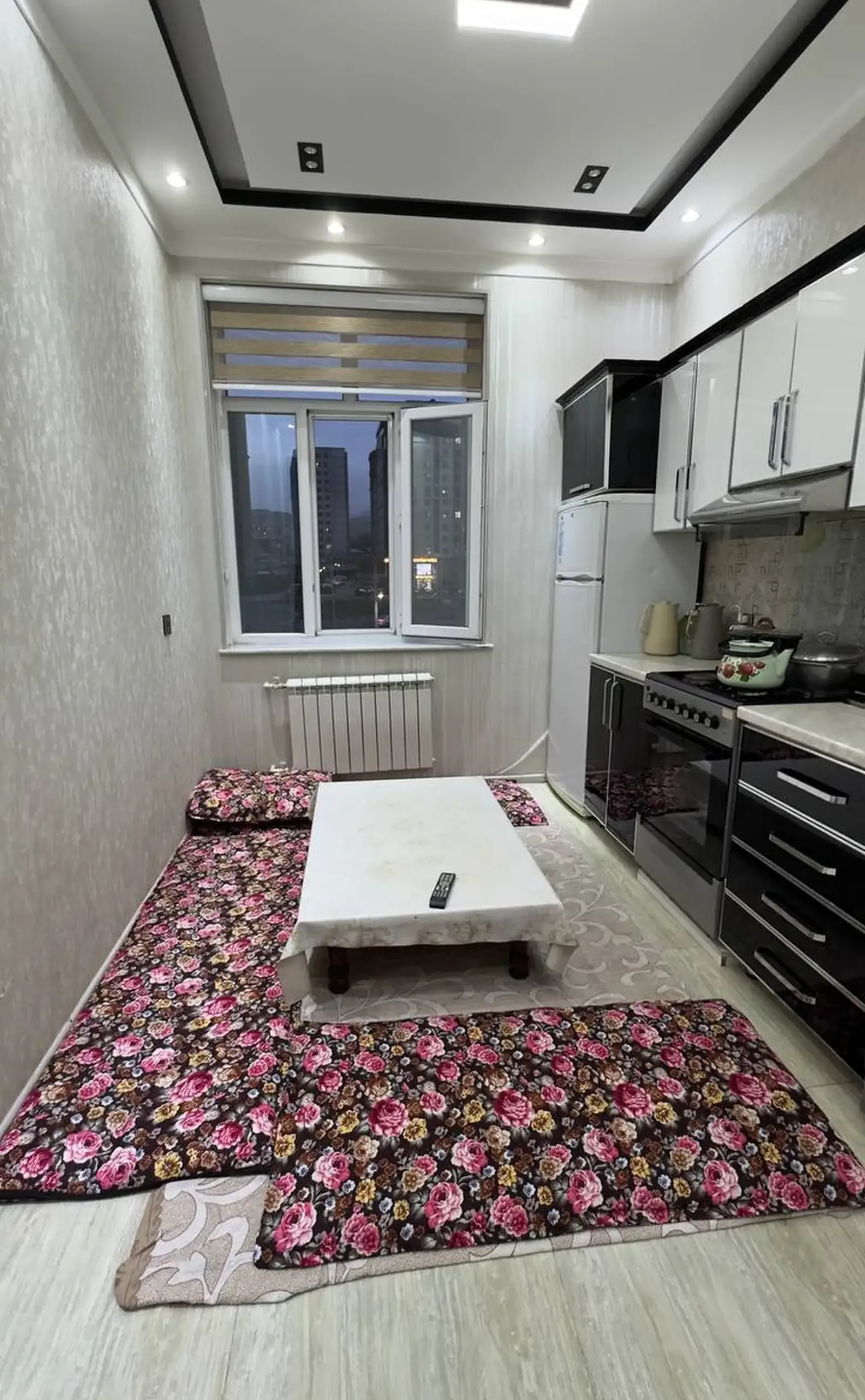 2-комн. квартира, 3 этаж, 80 м², Сино 102мкр