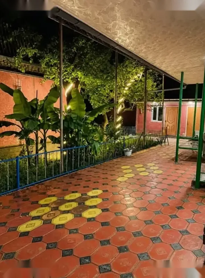3-этажный, 8 комнатный дом, 350 м², Сино