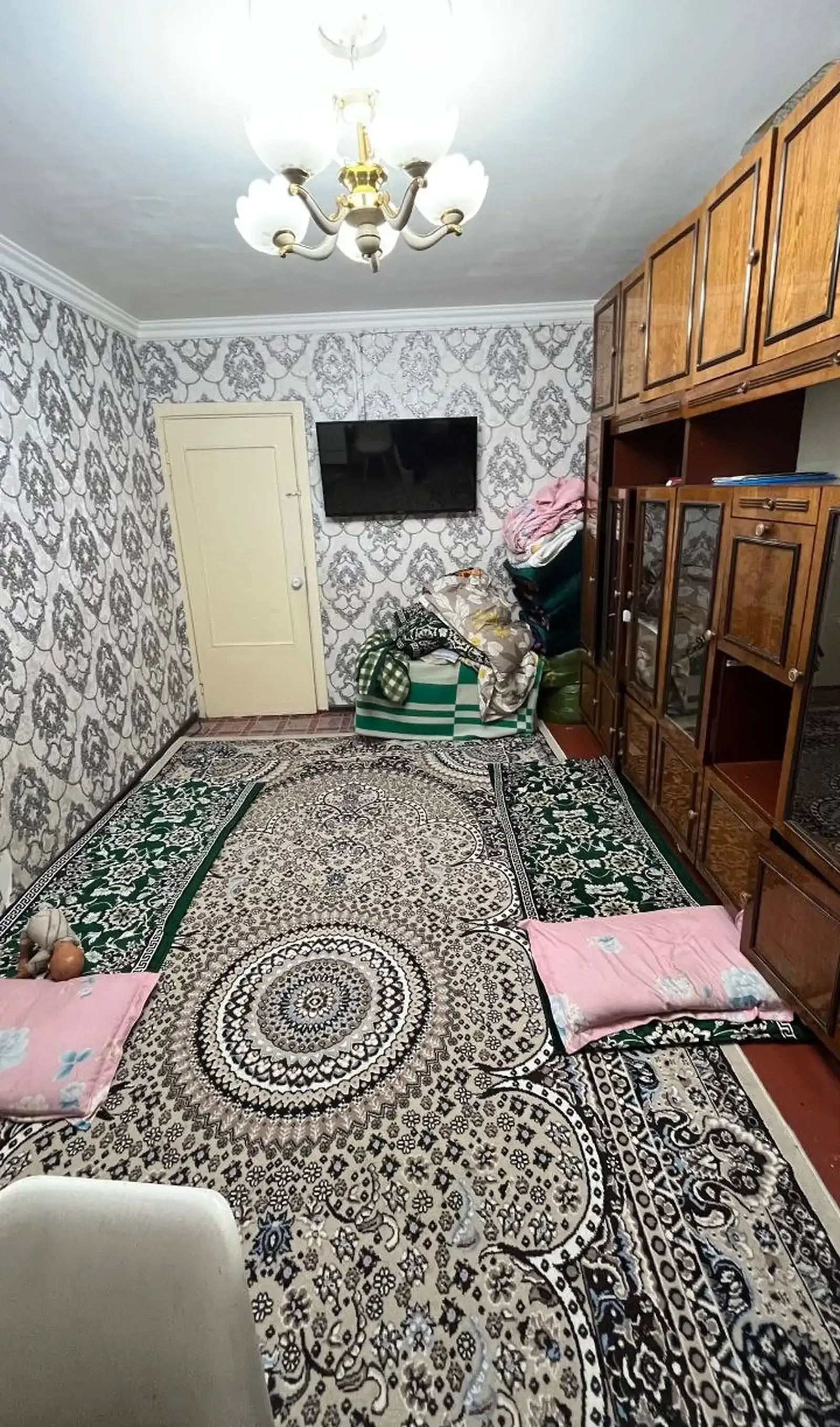 3-комн. квартира, 1 этаж, 55 м², Сино, 102 мкр