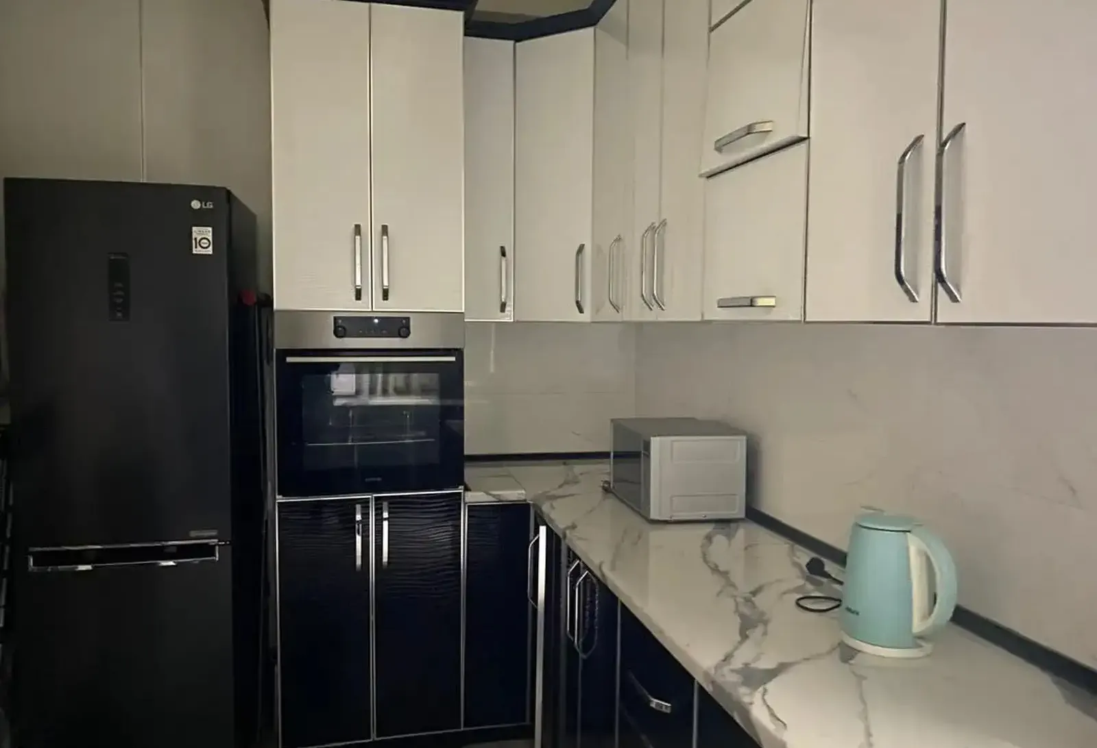 2-комн. квартира, 4 этаж, 70м², ОВИР ПУШТИ ПАРЛАМЕНТ
