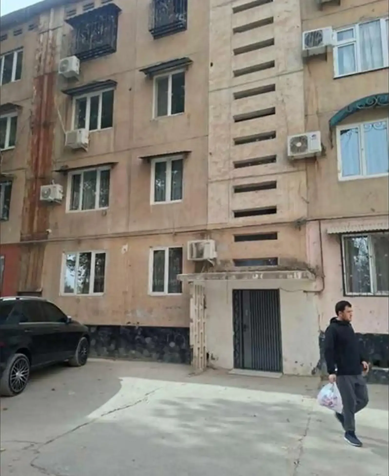3-комн. квартира, 2 этаж, 156м², Ру па руи СНГ пеши магазини Сиевуш
