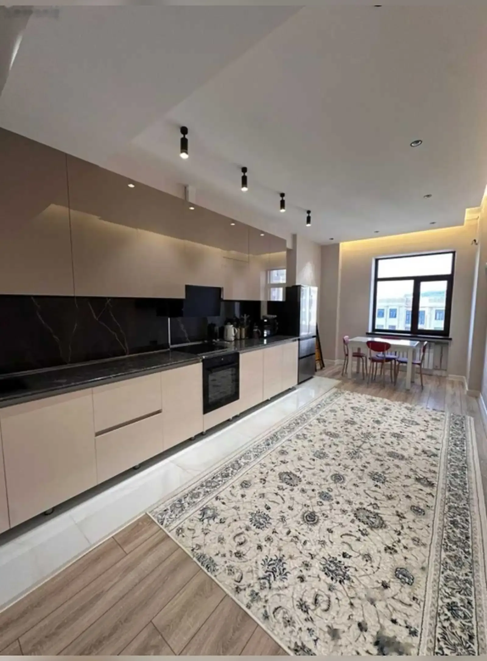 2-к квартира, 18 этаж, 95 м², Айни