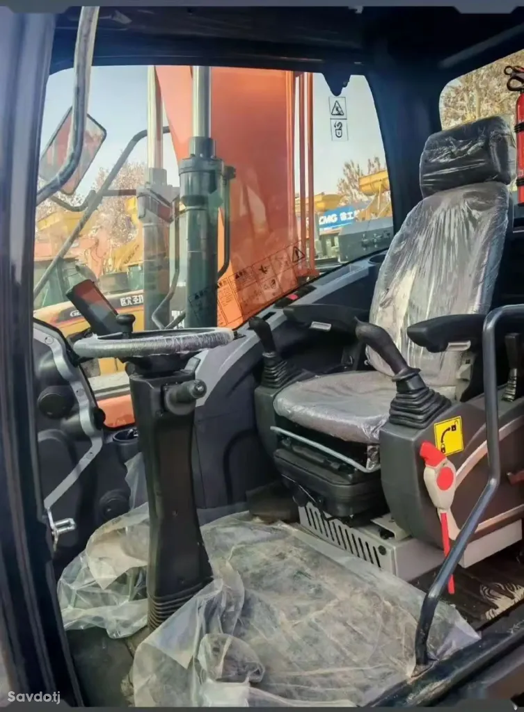 Экскаватор ZUT ZT150W