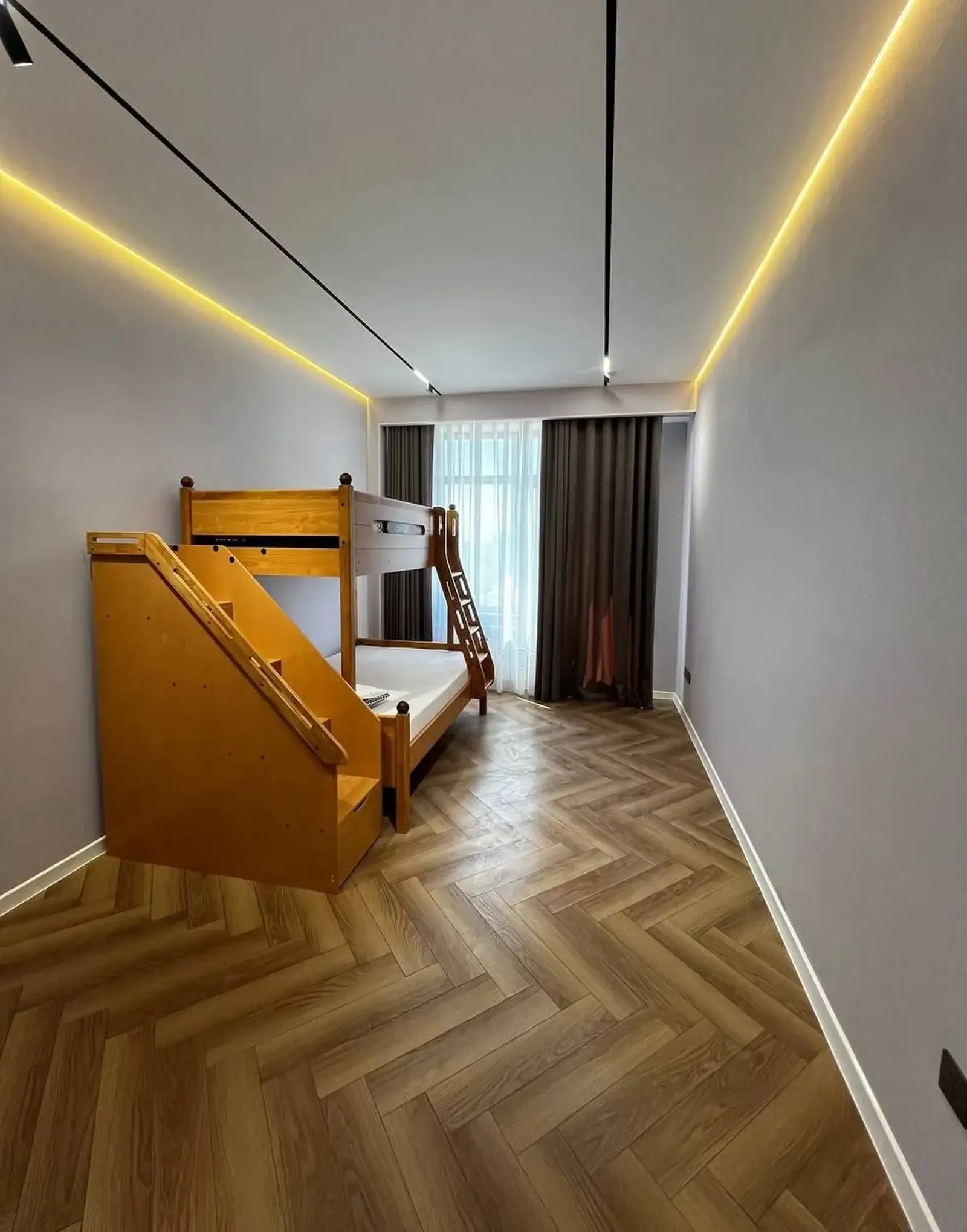 3-к квартира, 9 этаж, 95 м², И Сомони