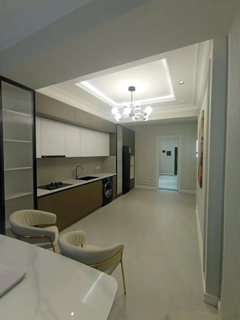 2-комн. квартира, 16 этаж, 84м², Фирдавси