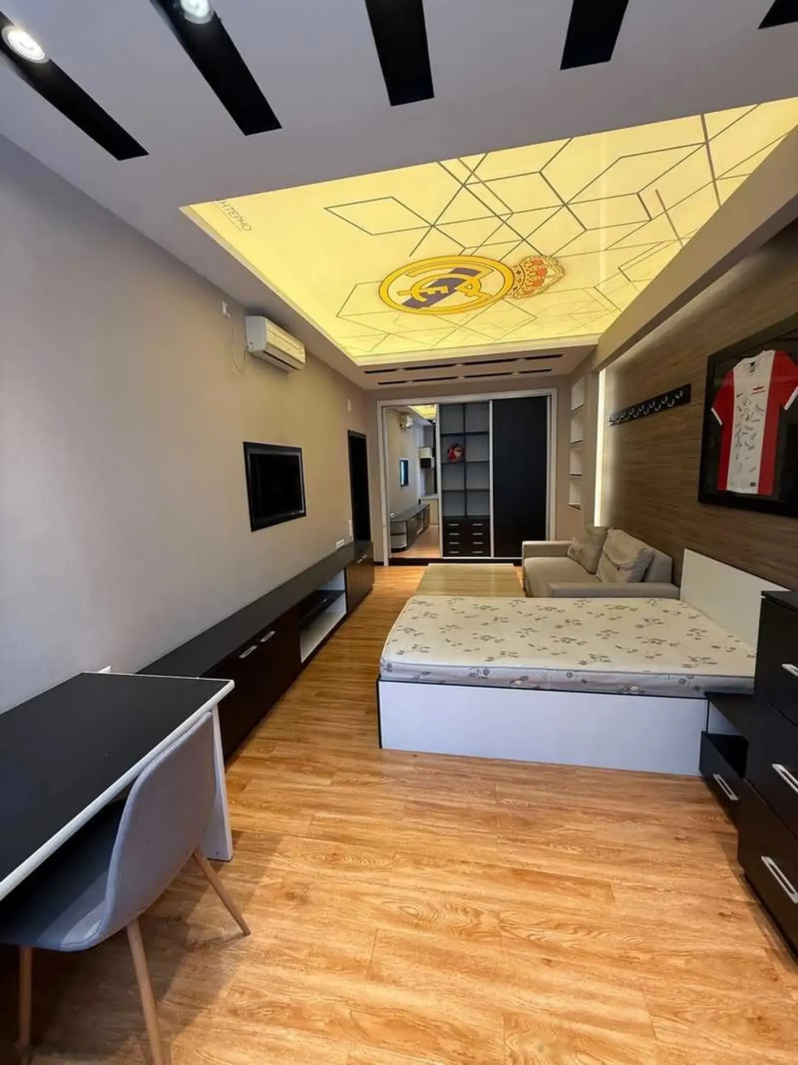 4-к квартира, 3 этаж, 145 м², садбарг