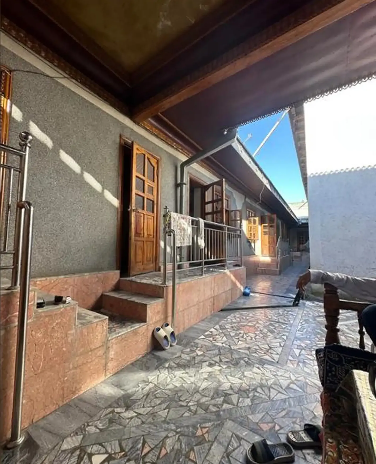 2-этажный, 18 комнатный дом, 400 м² м², Сино