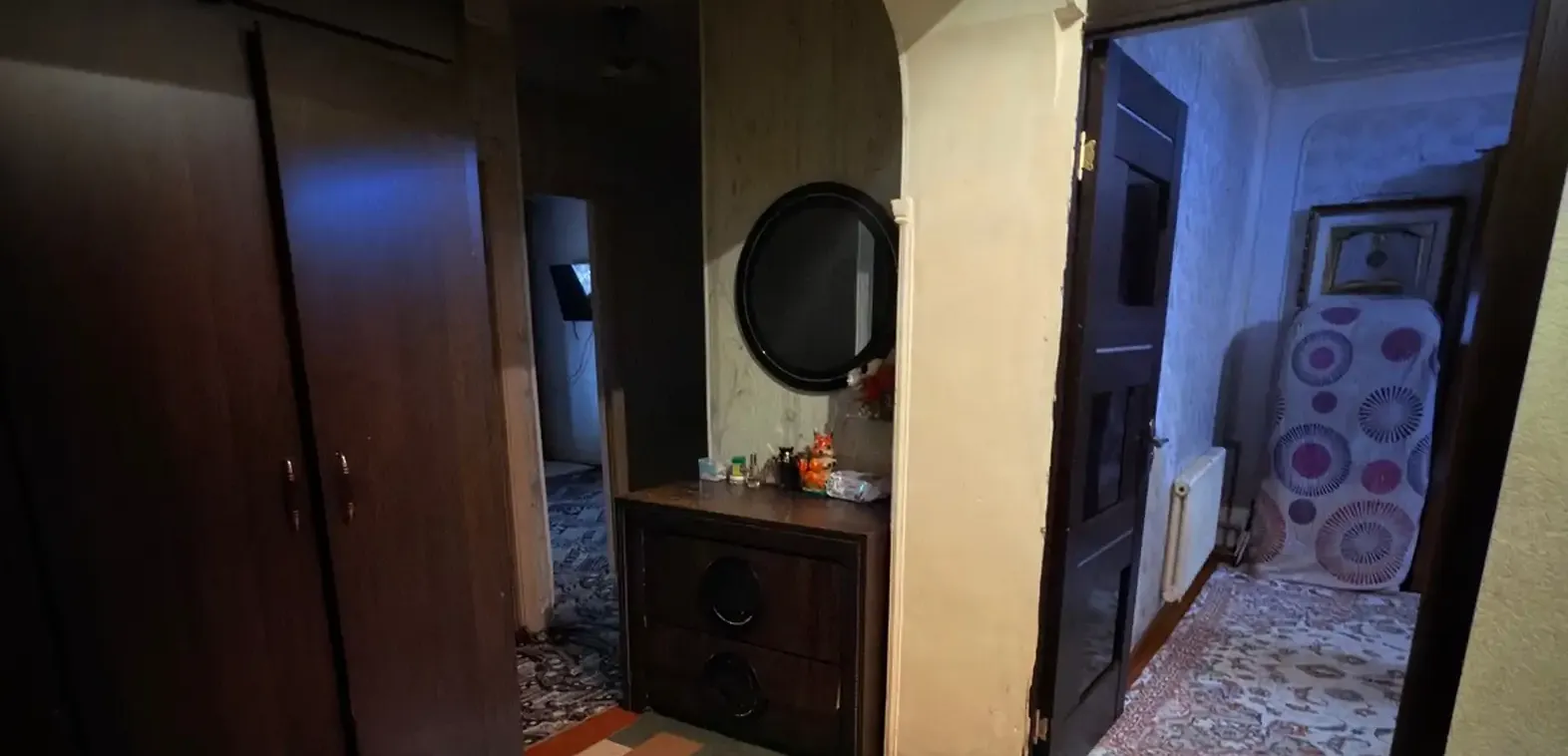 3-комн. квартира, 4 этаж, 60 м², 84 мкр, сзади Ресторан Тайга