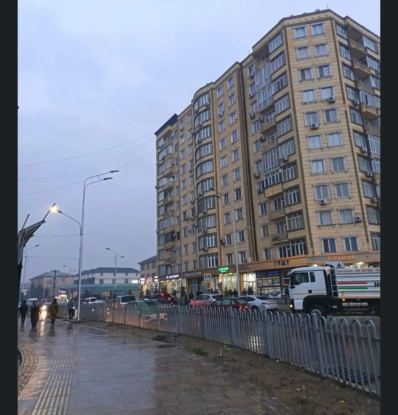 2-комн. квартира, 3 этаж, 71м², колхоз Россия