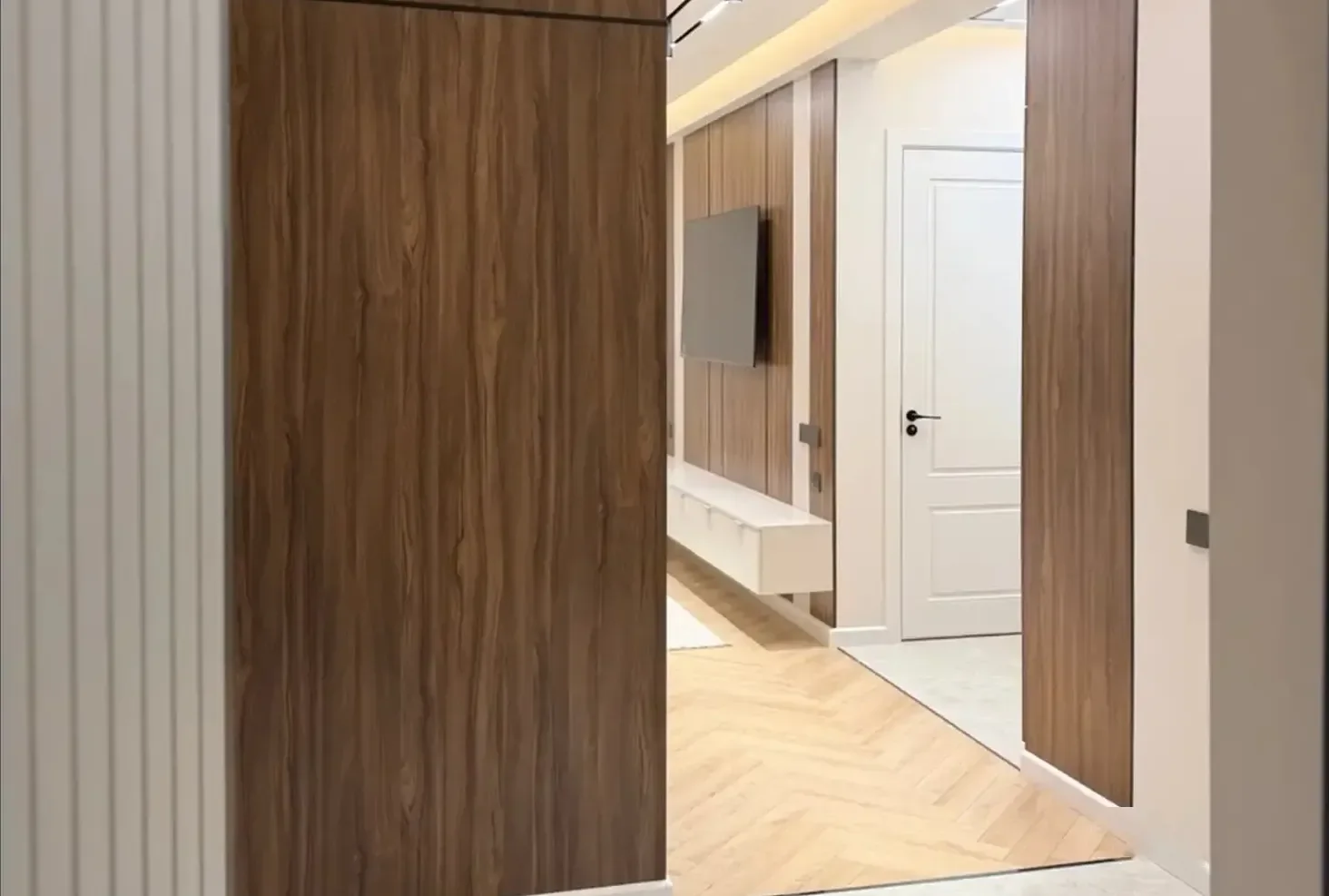 2-комн. квартира, 18 этаж, 57м², Оперка