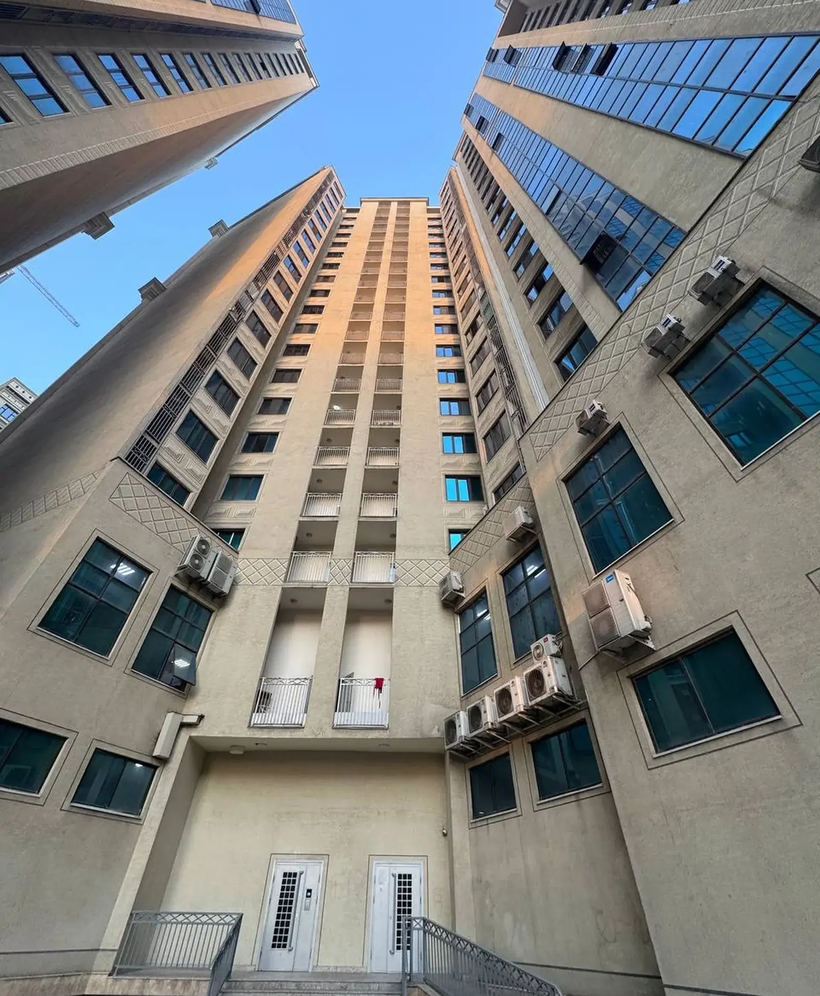 3-комн. квартира, 7 этаж, 135 м², Исмоили Сомони Овир,Пули Сангин