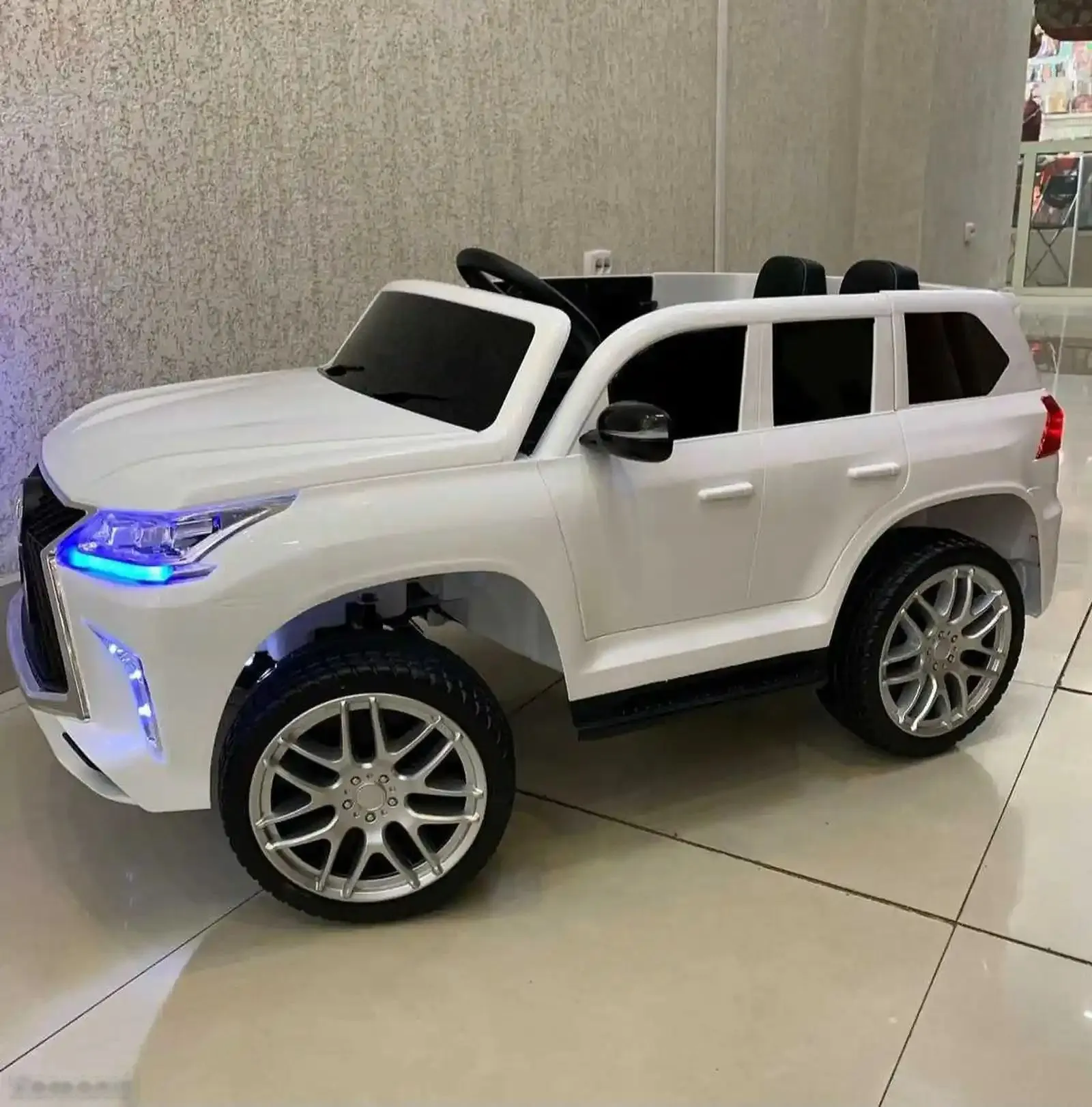 Детский электромобиль