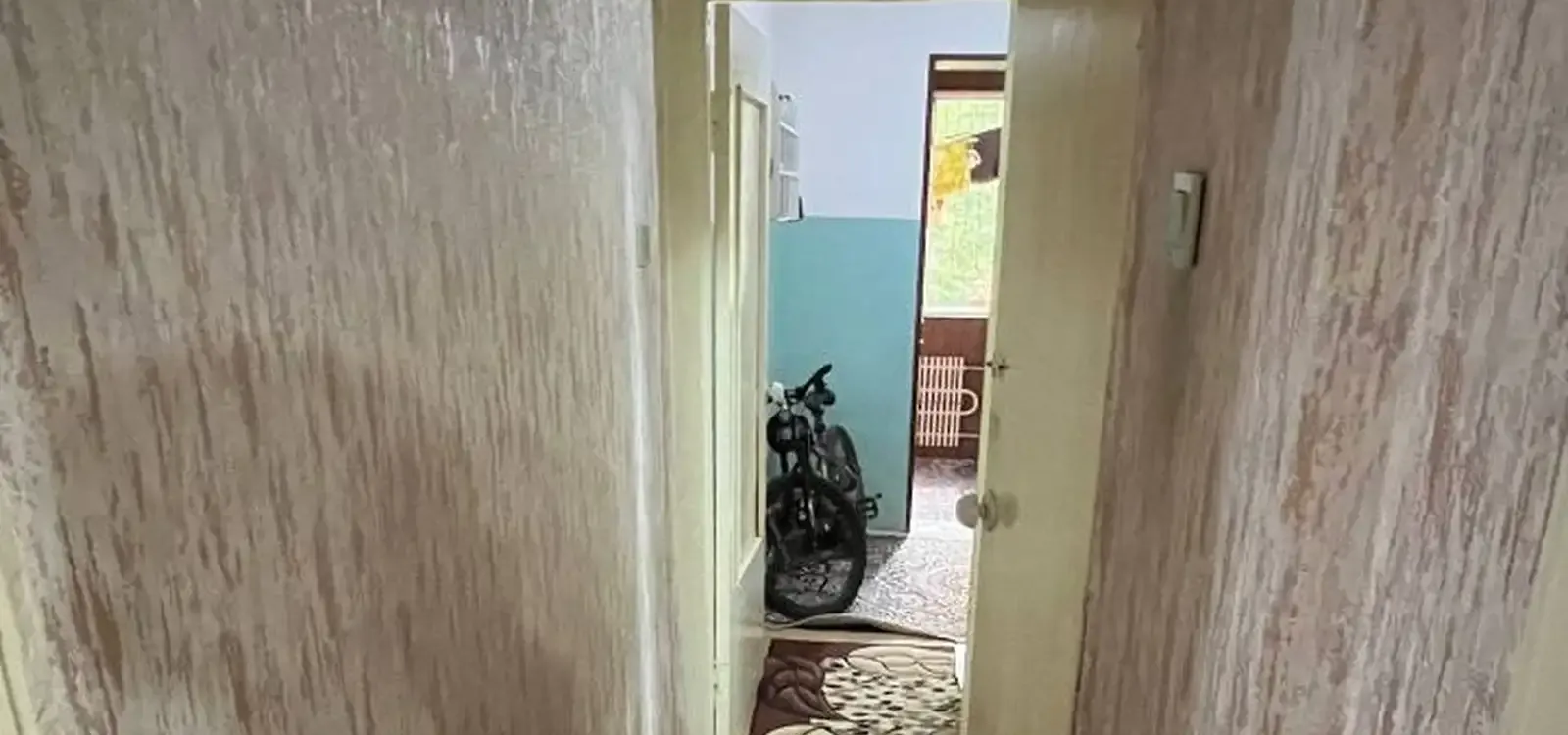3-комн. квартира, 1 этаж, 55 м², Сино, 102 мкр