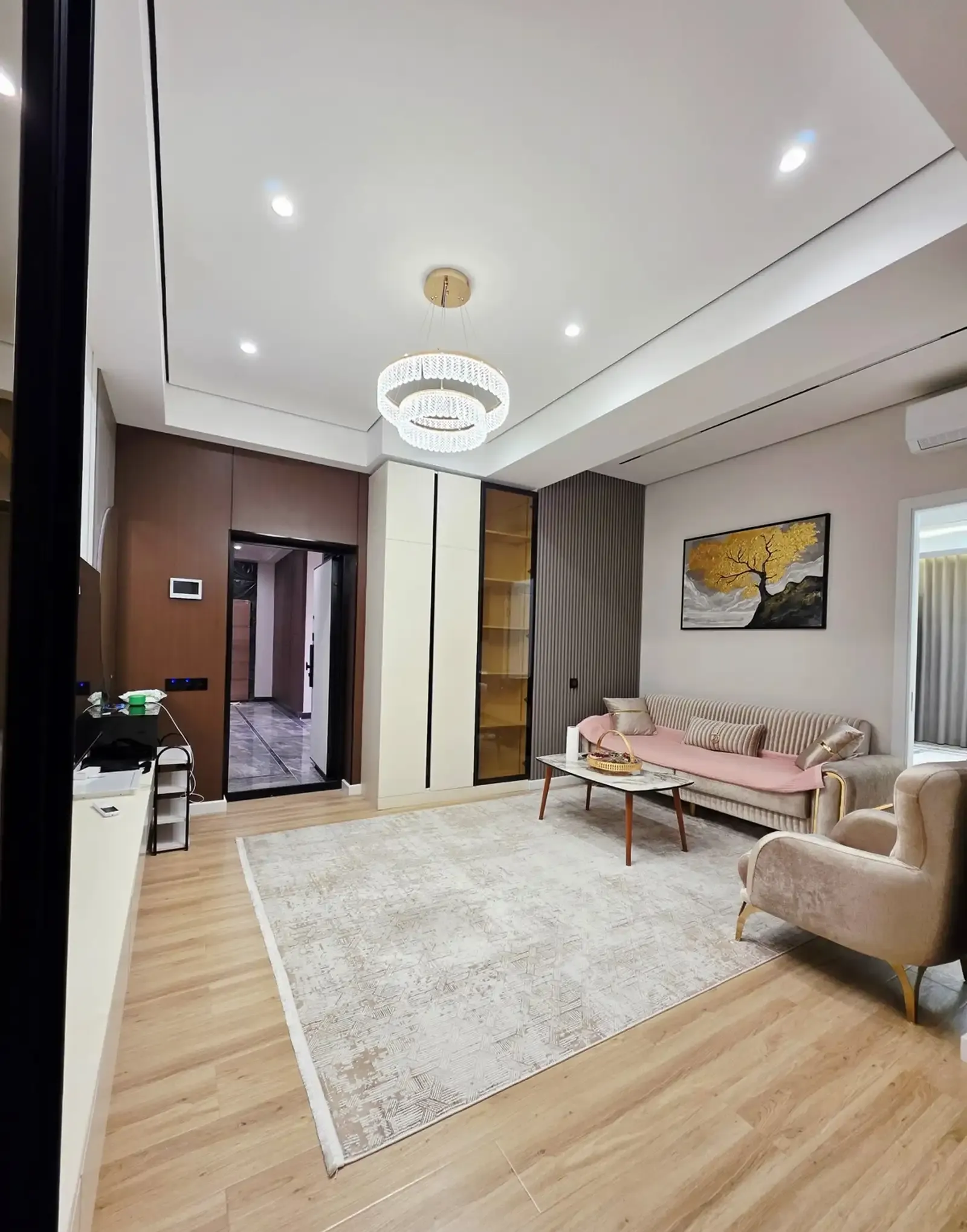 2-комн. квартира, 13 этаж, 70м², Ашан