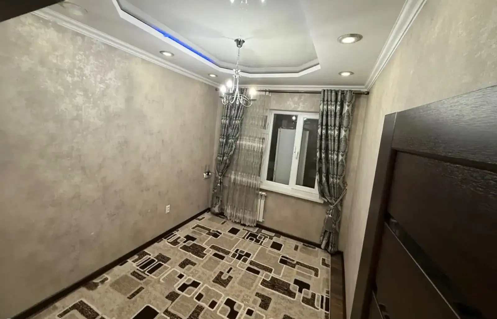 4-комн. квартира, 2 этаж, 80м², сино