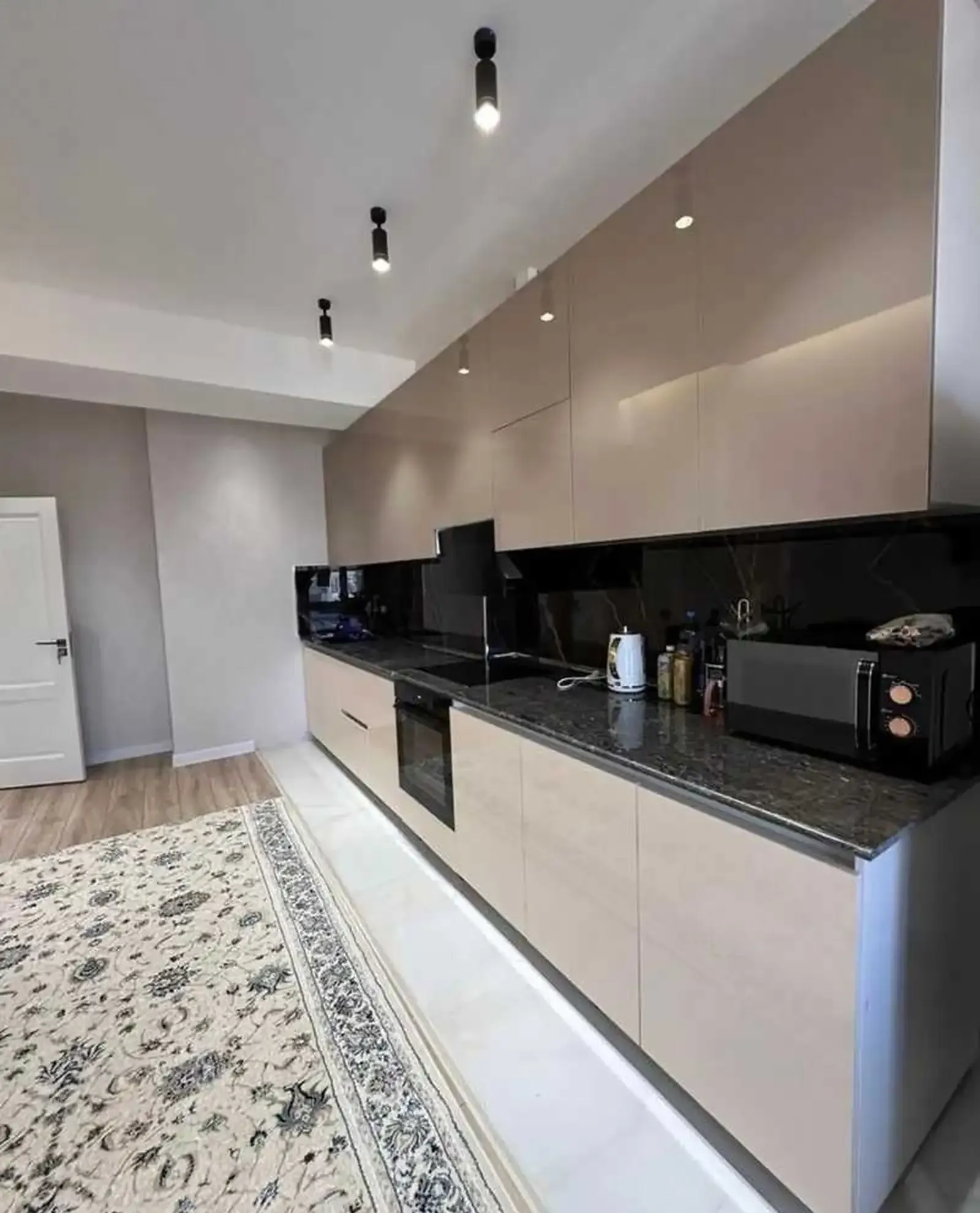 2-комн. квартира, 17 этаж, 90м², Шохмансур