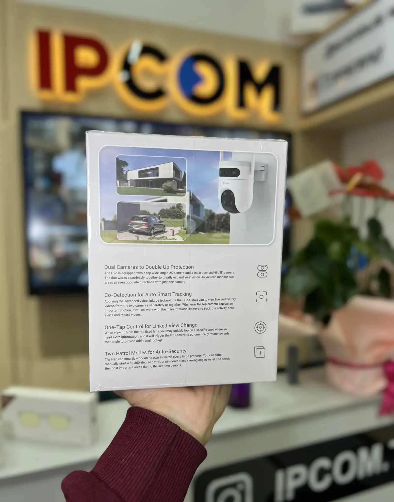 Ezviz Двухобъективная панорамно-наклонная Wi-Fi-камера CS-H9c 3MP+3MP