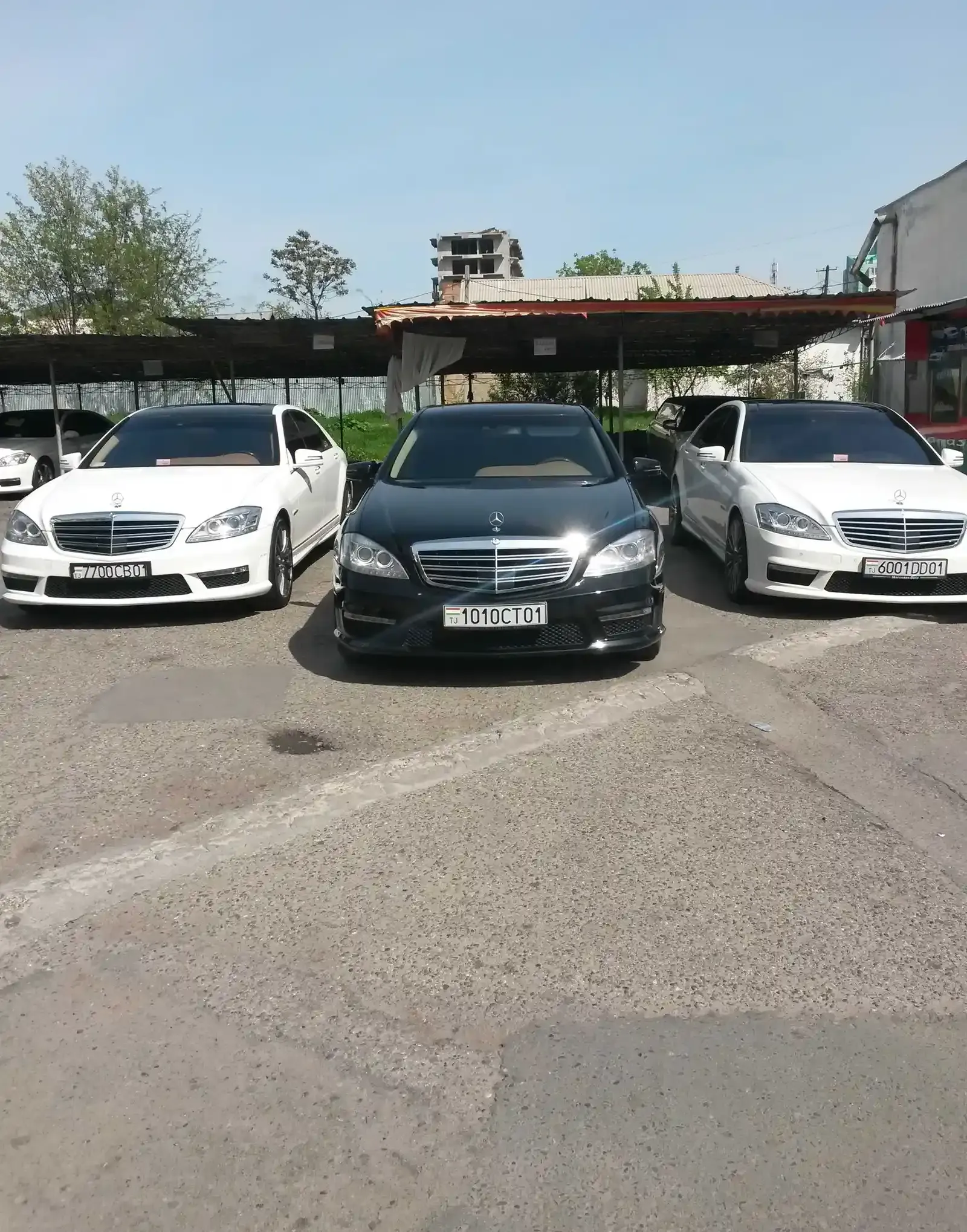 Услуги аренды автомобилей
