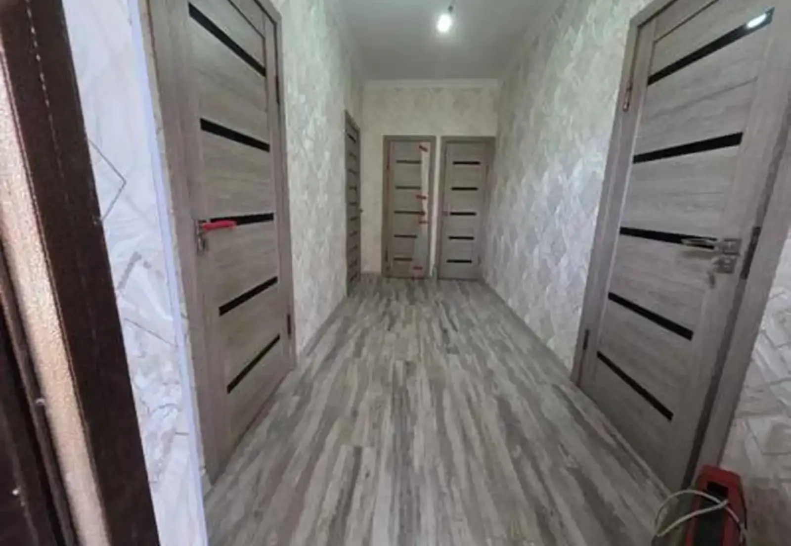 3-комн. квартира, Цокольный этаж, 66м², Шохмансур