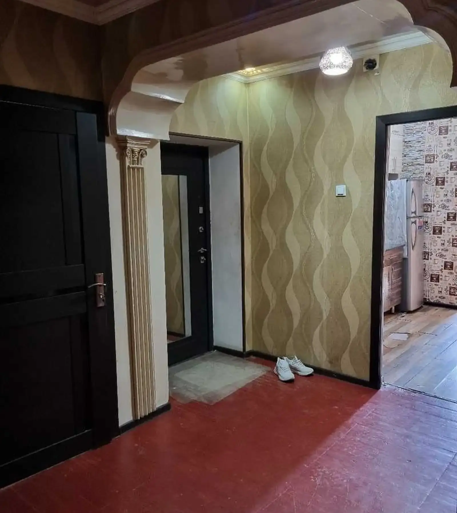 4-комн. квартира, 3 этаж, 80м², Сино