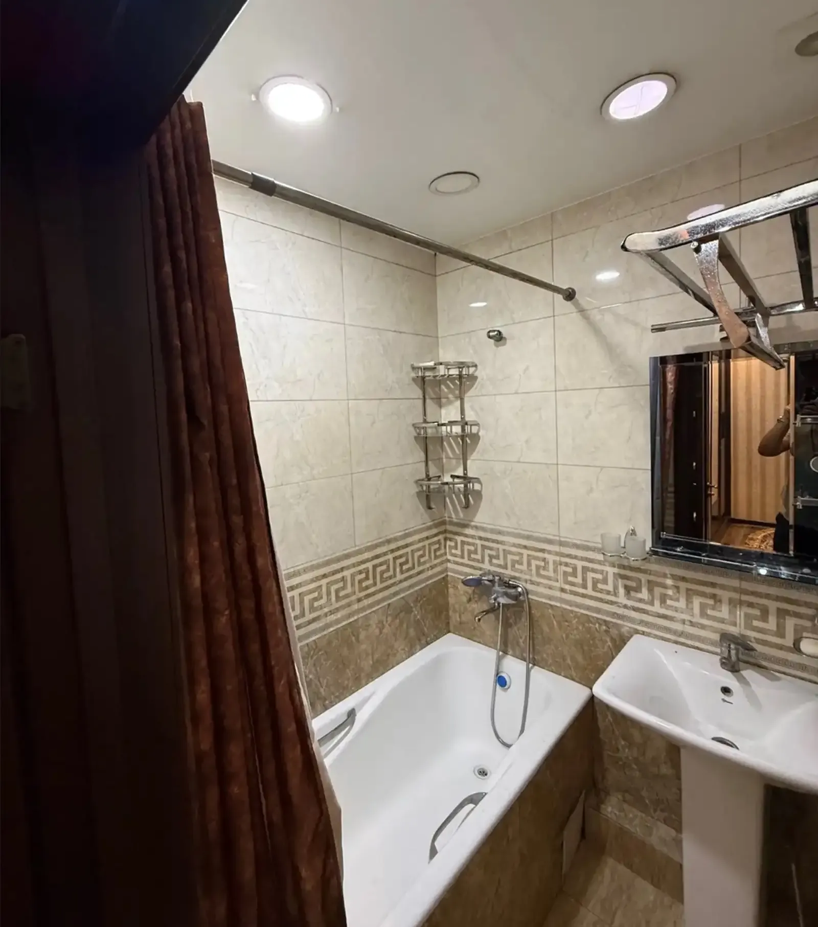 4-комн. квартира, 2 этаж, 80м², сино