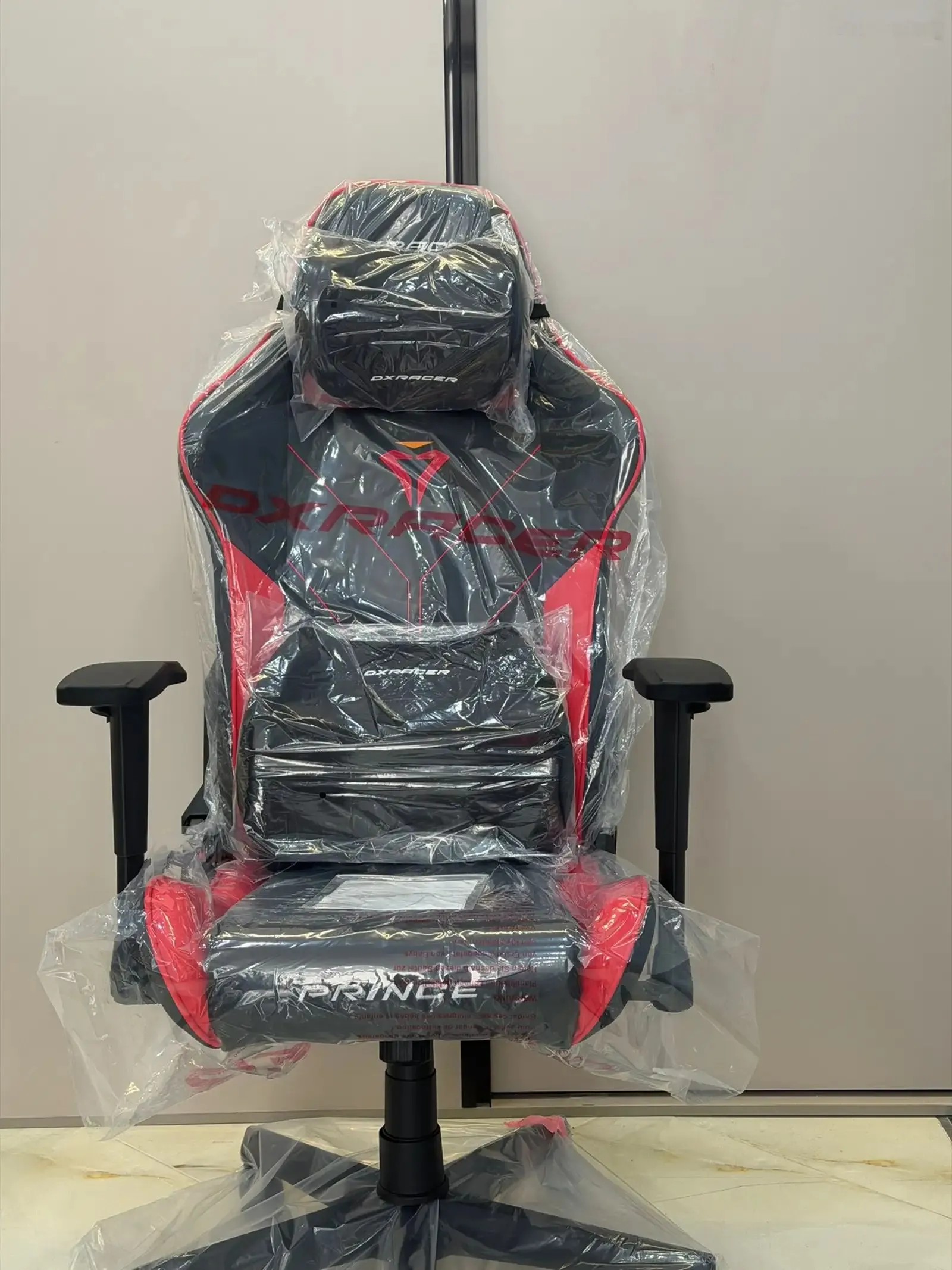 Игровое кресло DXracer prince