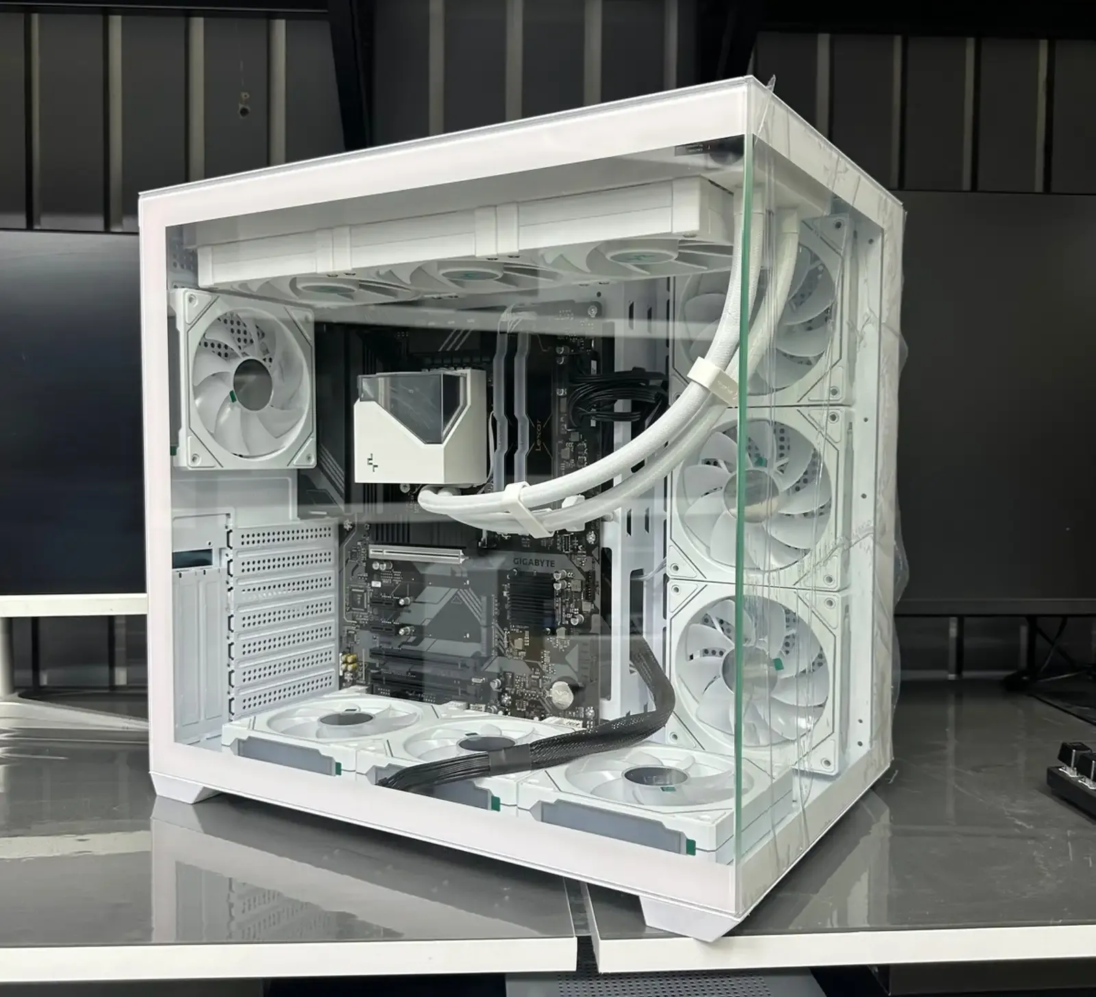 Игровой ПК - Core i9 14900KF / RTX 5060 Ti 16gb