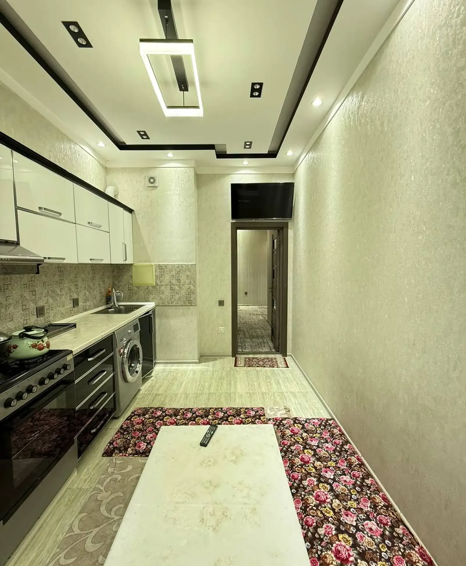 2-комн. квартира, 3 этаж, 80 м², Сино 102мкр