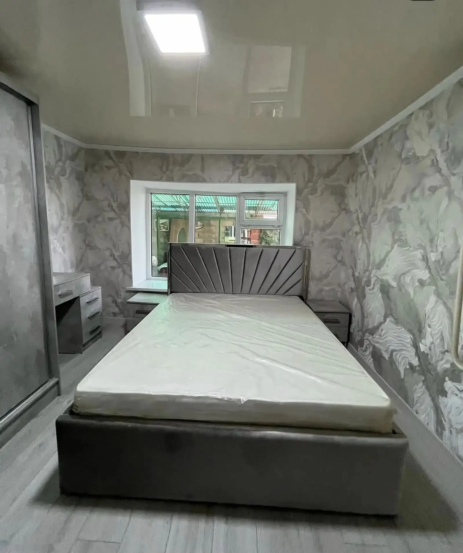 Спальный гарнитур