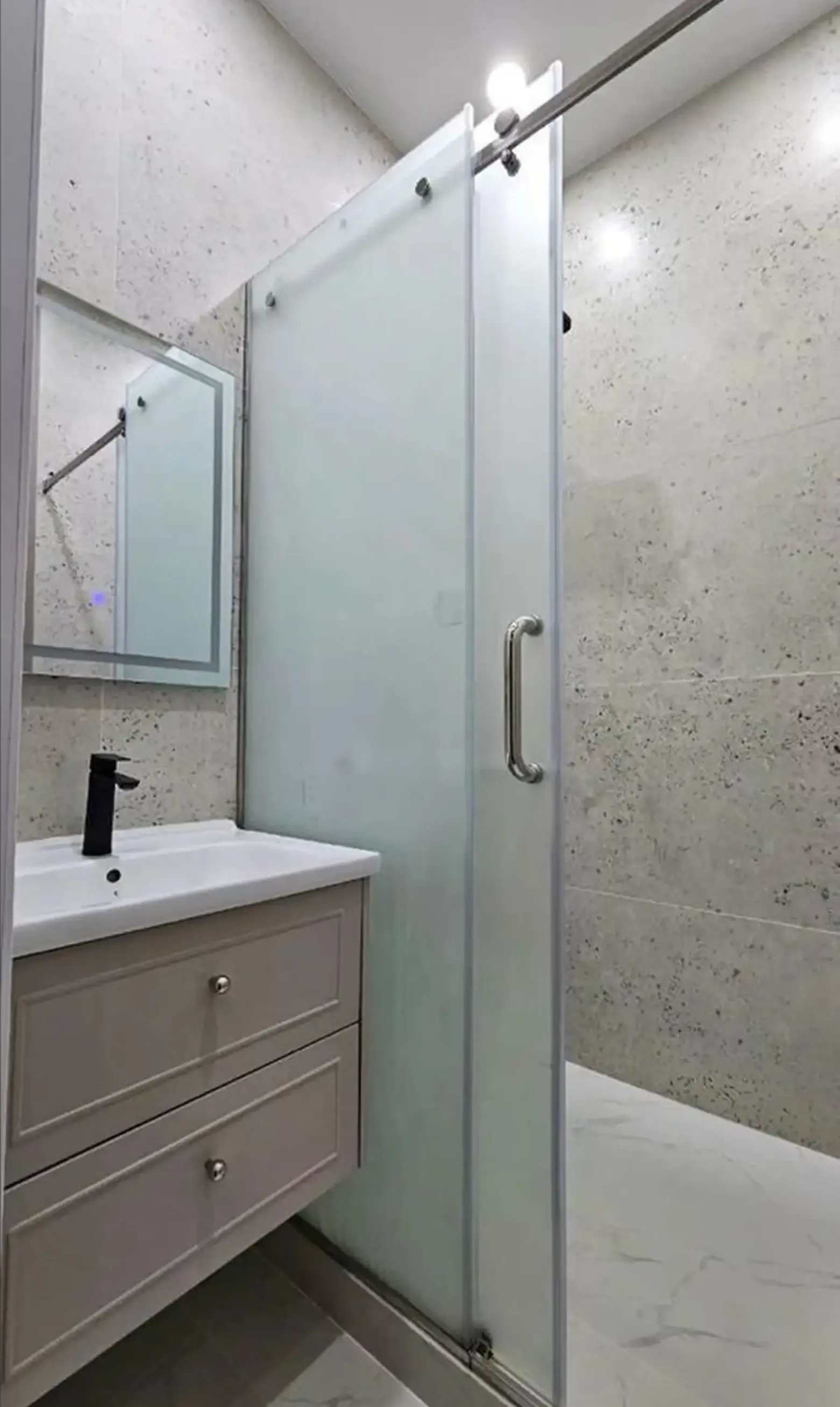 2-комн. квартира, 16 этаж, 53м², Шохмансур