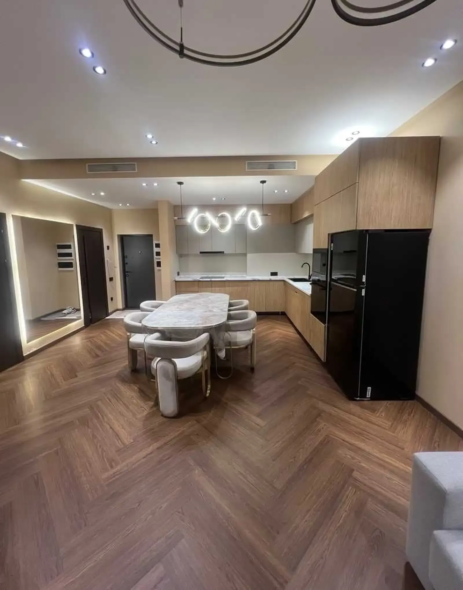 2-комн. квартира, 14 этаж, 72м², 82 мкр