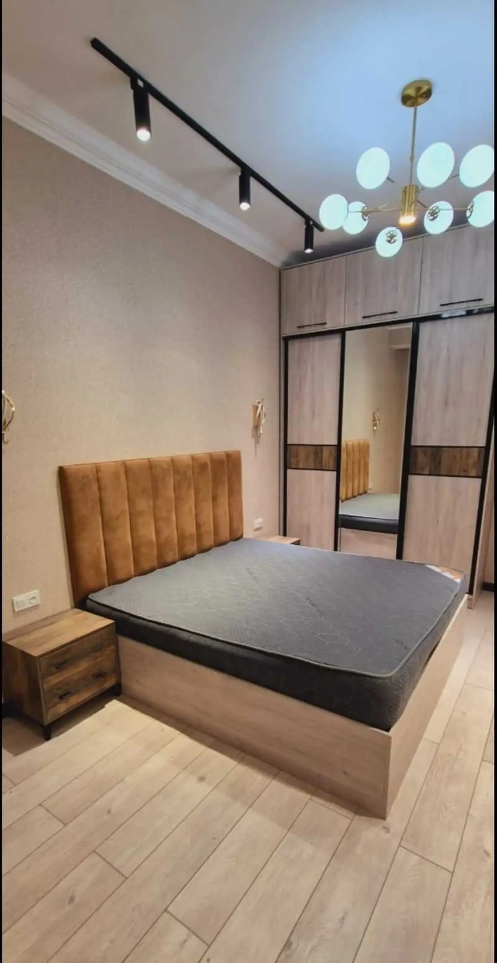 2-комн. квартира, 13 этаж, 77м², Шоҳмансур