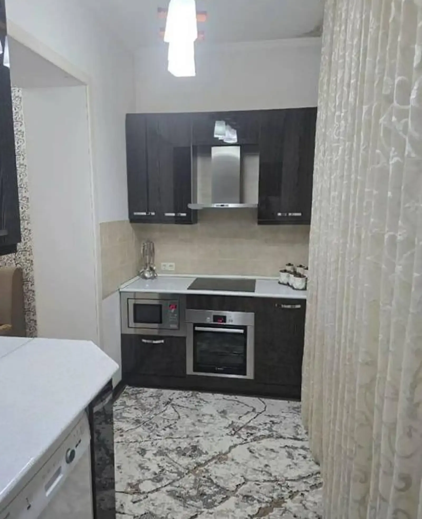 4-комн. квартира, 2 этаж, 120м², Сино