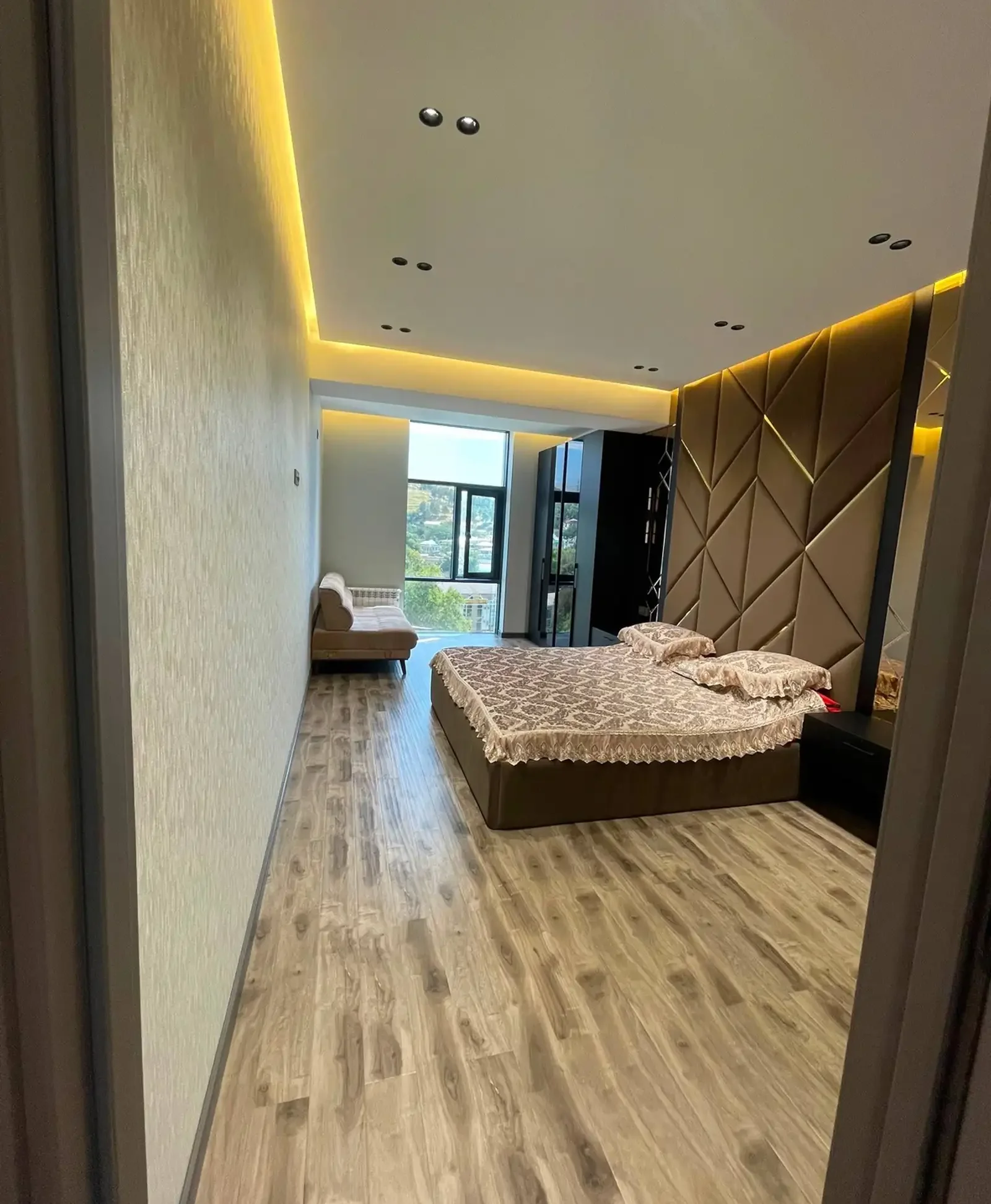4-комн. квартира, 10 этаж, 155 м², Исмоили Сомони