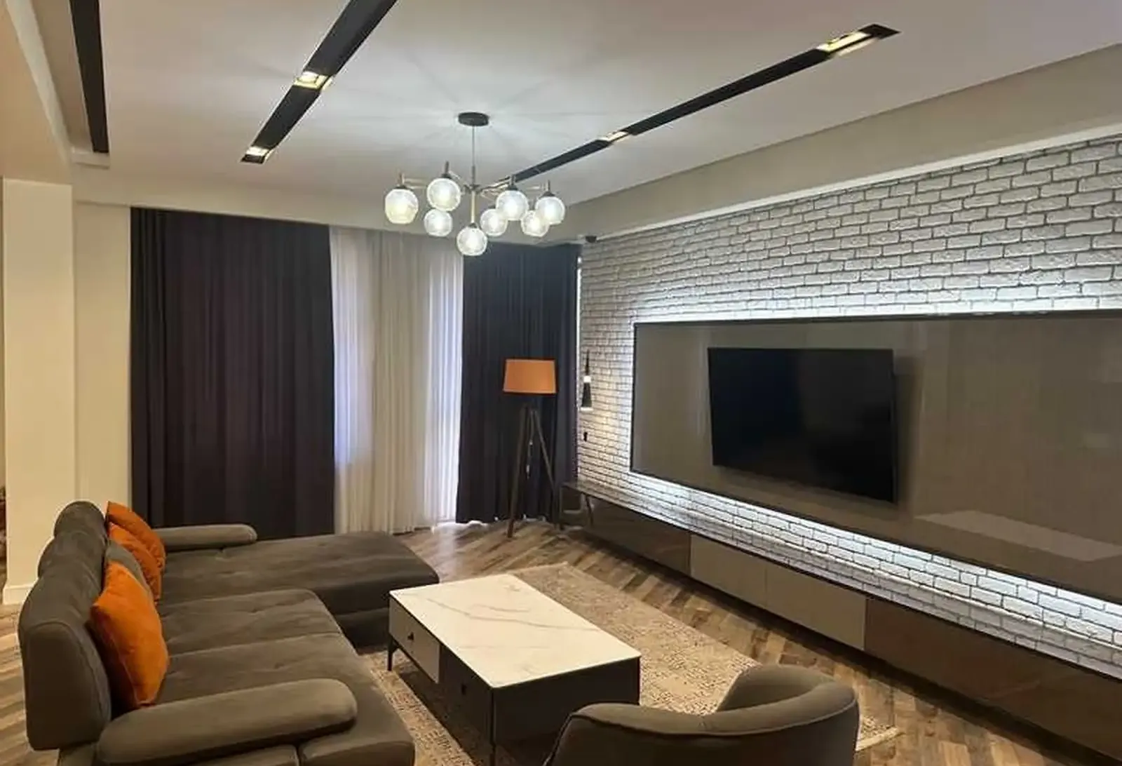 2-комн. квартира, 4 этаж, 110м², Дом печать